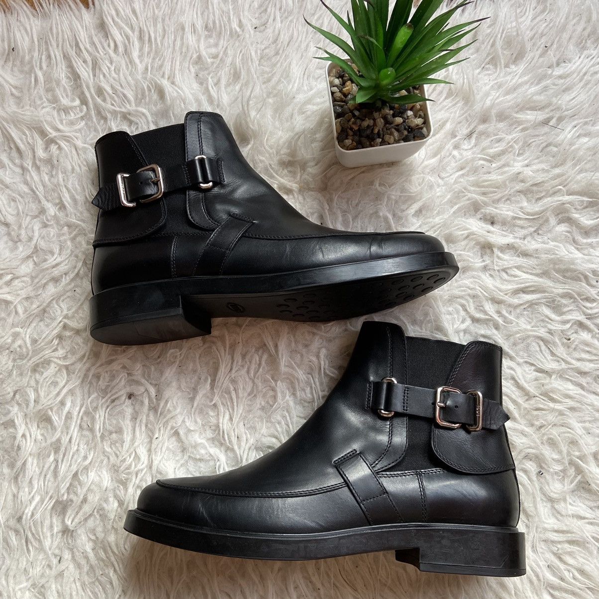 Tod's 📌 Tod’s Women’s Black Leather Chelsea Shoe Size US 9 / IT 39 - 3 Thumbnail
