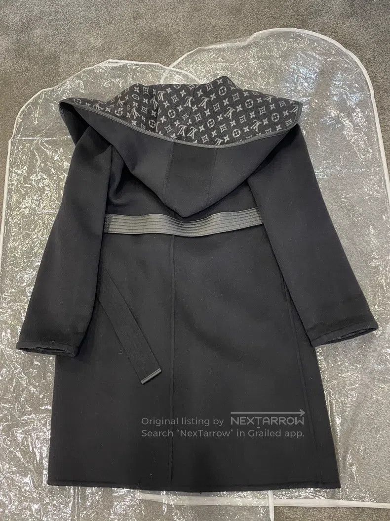 Louis Vuitton Louis Vuitton Black long full logo presbyopic bathrobe coa Size XXS / US 00 / IT 34 - 2 Thumbnail