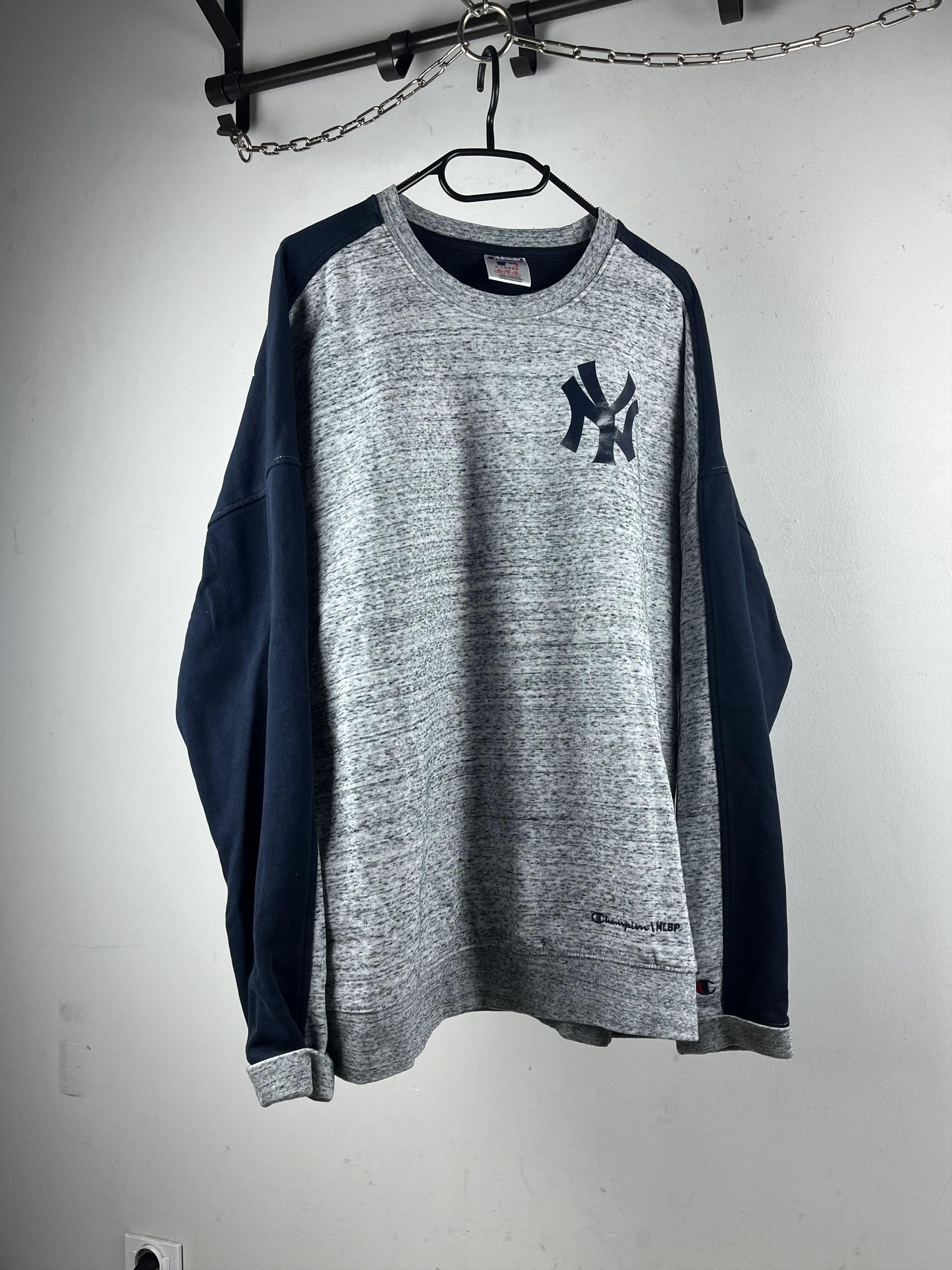 Champion × New York Yankees RARE! New York Yankees Champion Big Logo Sweatshirt Size US L / EU 52-54 / 3 - 1 Thumbnail