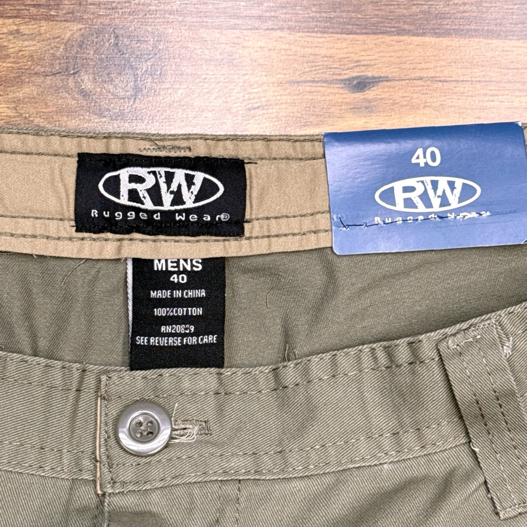 Vintage Rugged Wear Mens Cargo Shorts 40 Olive Green Drawstring New User: Rugged Wear Mens Cargo Shorts 40 Olive Green Drawstring New Size US 40 / EU 56 - 4 Thumbnail
