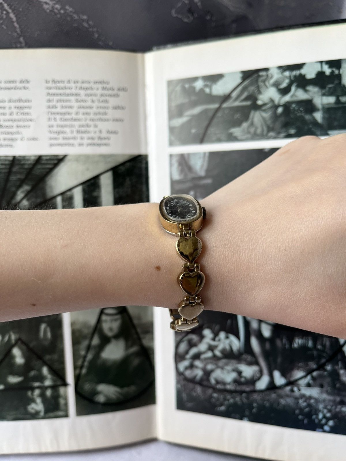 Jewelry × Vintage Vintage Luch Watch with Heart Bracelet Size ONE SIZE - 3 Thumbnail