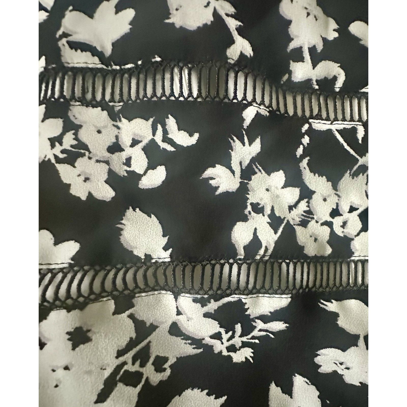 White House Black Market White House Black Market Floral Lined Lattice Pencil Skirt C Size XS / US 0-2 / IT 36-38 - 3 Thumbnail
