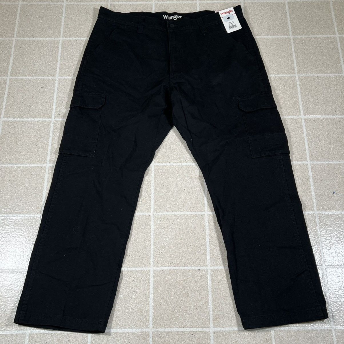 Wrangler Men's Wrangler Workwear Cargo Pants Size 38x30 black new Size US 38 / EU 54 - 1 Thumbnail