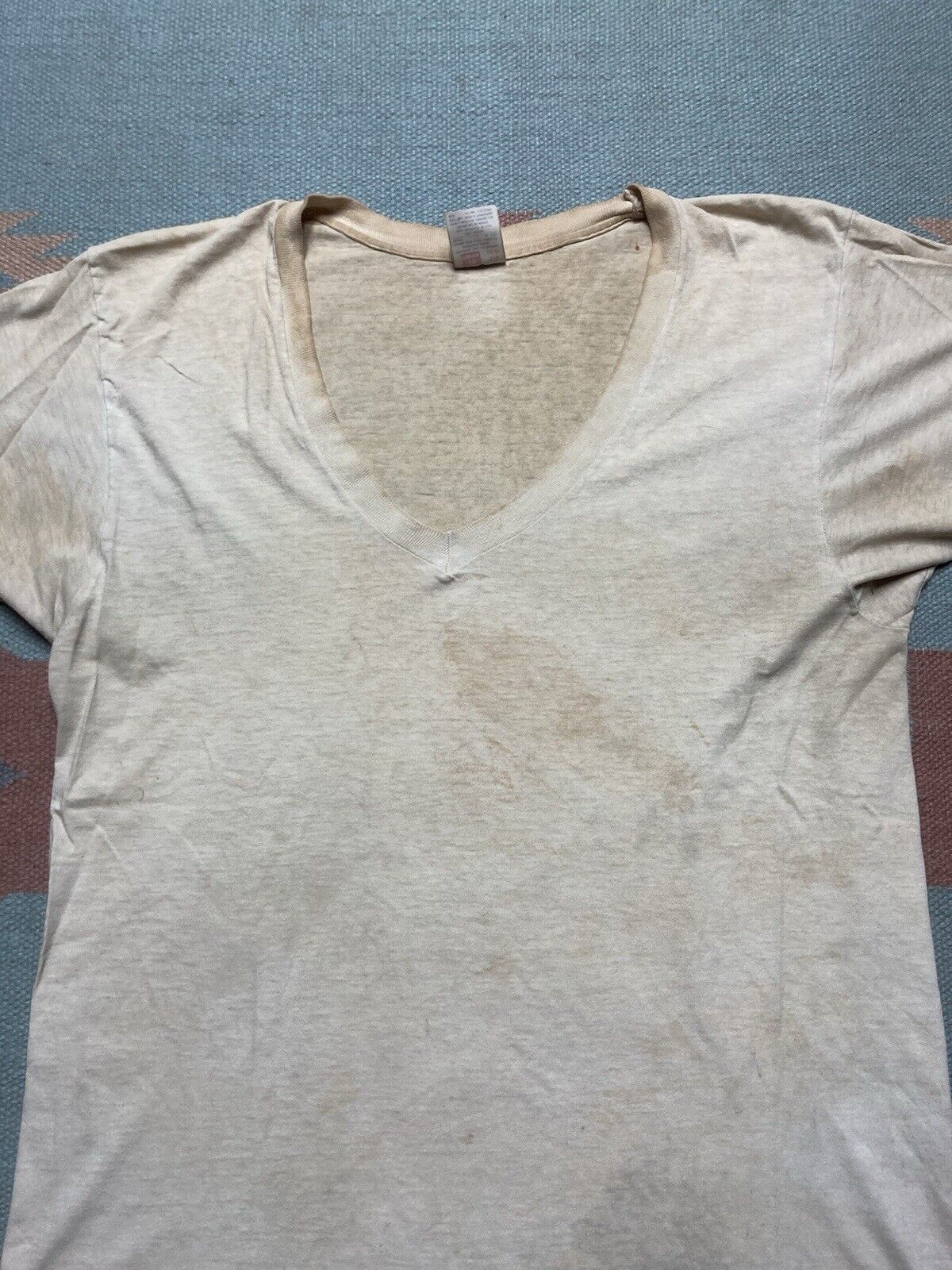 Hanes × Vintage VTG v neck t shirt blank white hanes stained grunge cotton L Size US L / EU 52-54 / 3 - 5 Thumbnail