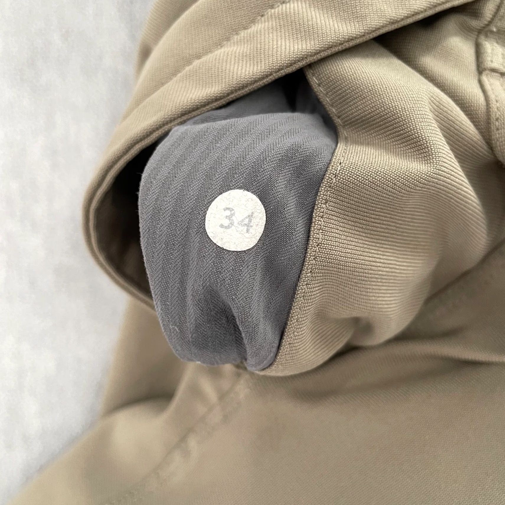 Lululemon VINTAGE Lululemon Shorts Men 34 Khaki Brown Chino Casual Travel Logo Classic Inseam 10" Size US 34 / EU 50 - 5 Thumbnail