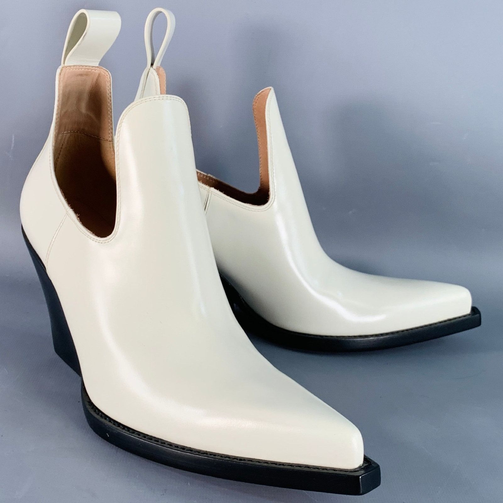 Bottega Veneta Ivory Black Leather Slip On Stacked Heel Western Ankle Boots Size US 9 / IT 39 - 1 Thumbnail