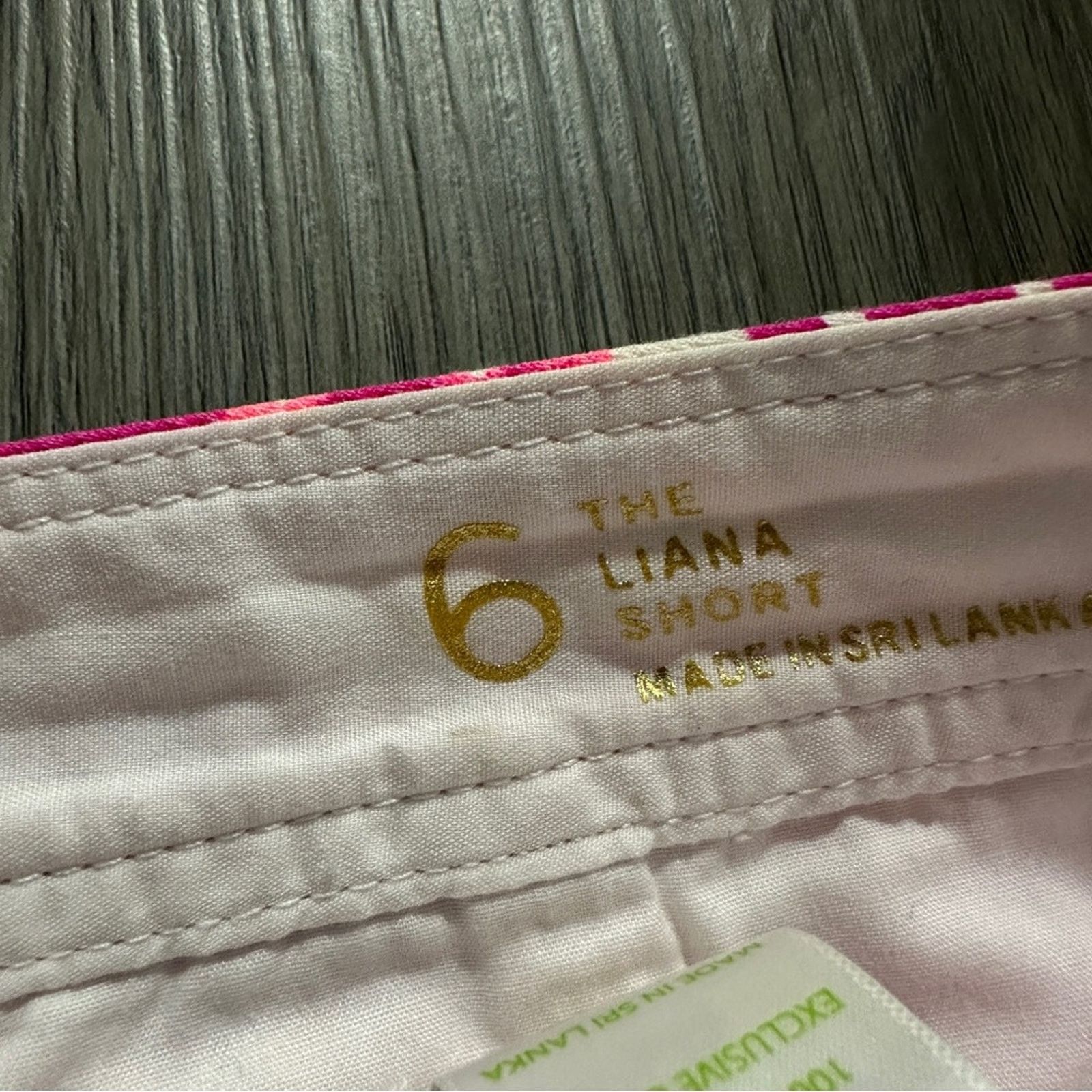 Lilly Pulitzer Lilly Pulitzer Liana Mid Rise Shorts in Tons of Fun Magenta Size 28" / US 6 / IT 42 - 8 Thumbnail