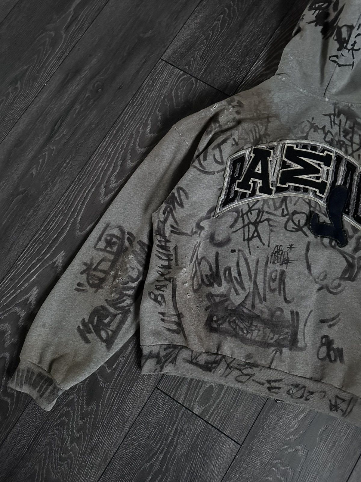 Balenciaga balenciaga skater graffiti distressed zip up hoodie grey Size US XS / EU 42 / 0 - 2 Thumbnail