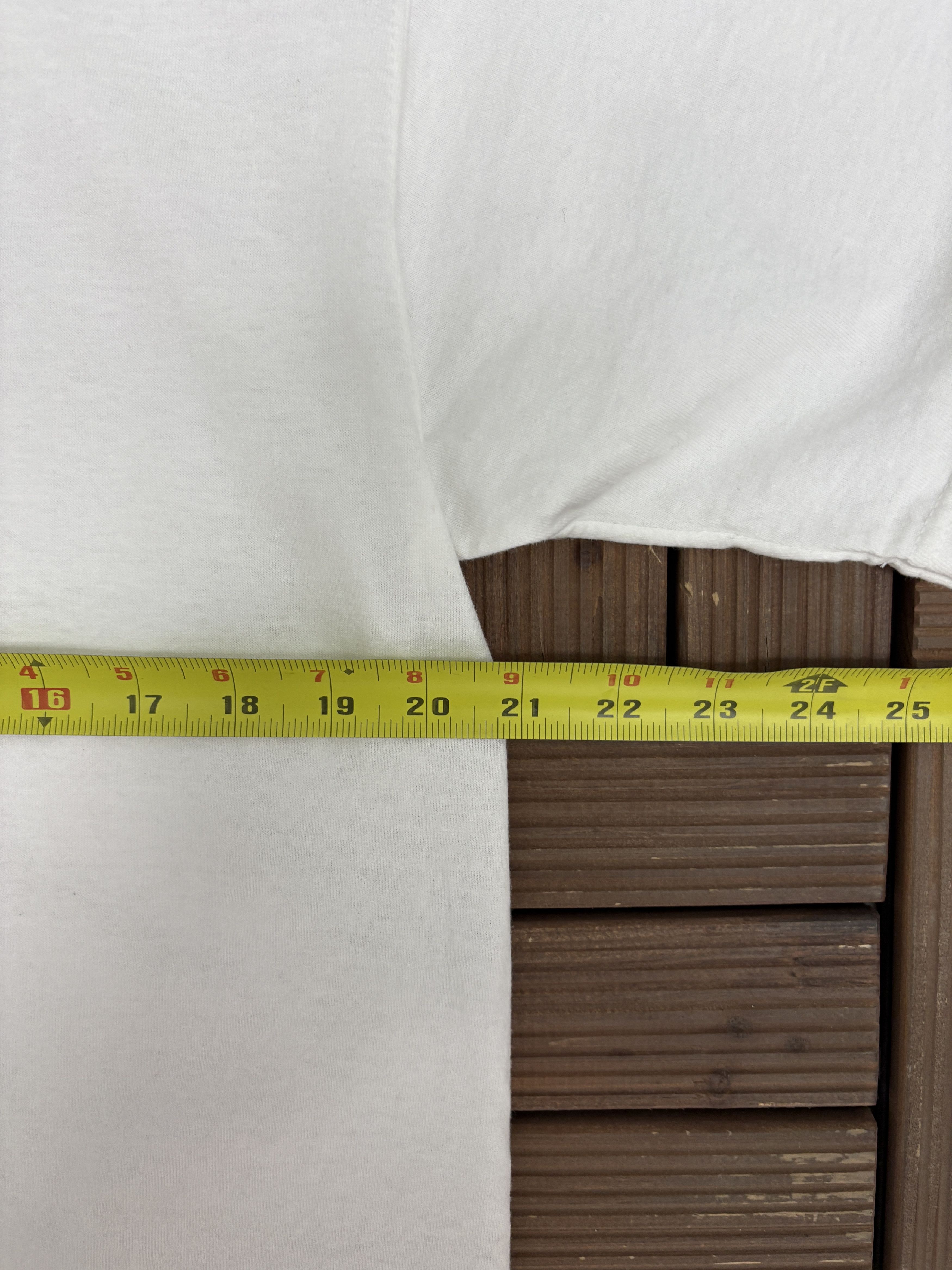 Vintage Extreme Makeover: Home Edition Vintage White T-Shirt Tee Size US L / EU 52-54 / 3 - 7 Thumbnail