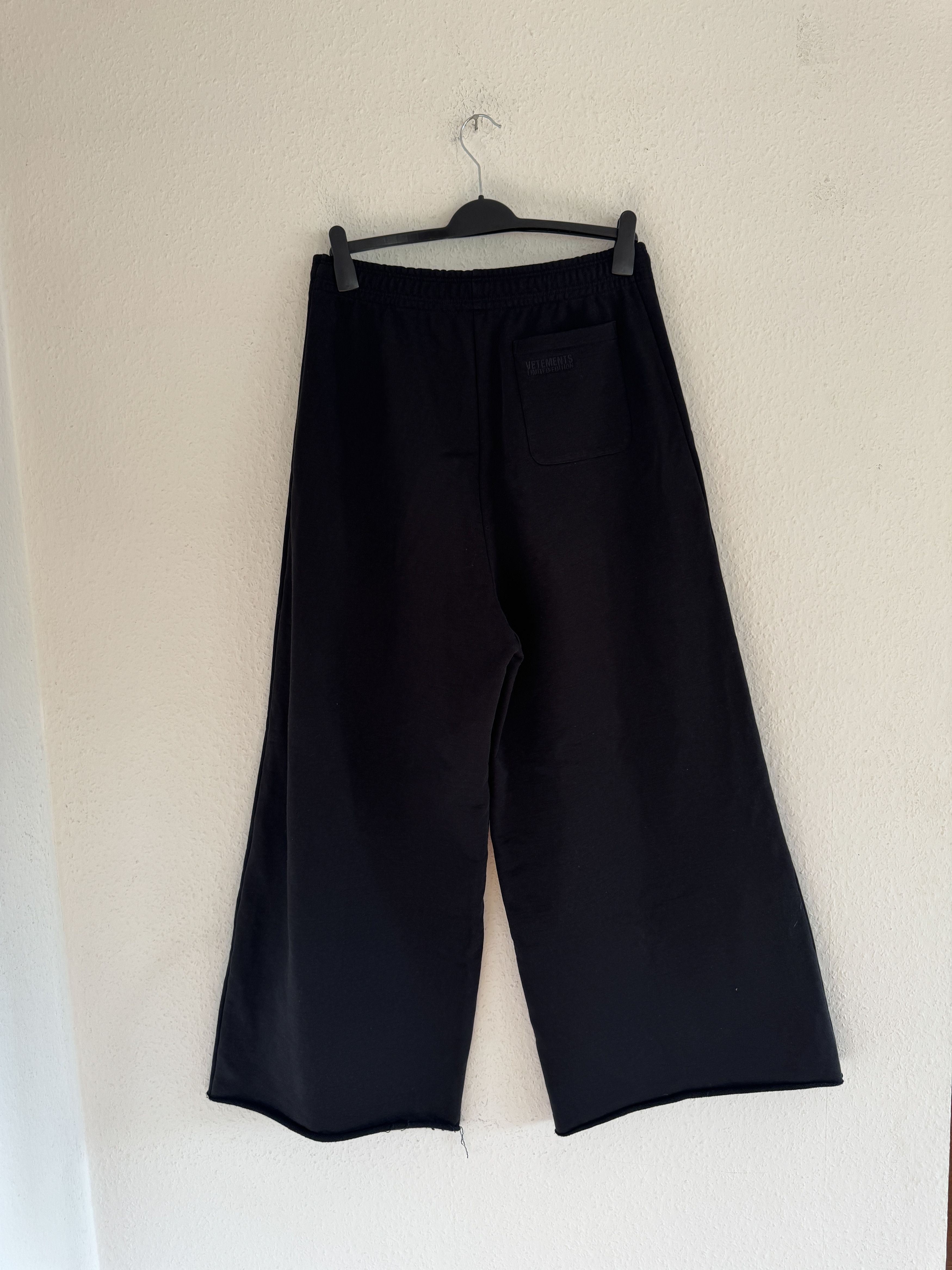 Vetements Wide-leg panelled sweatpants (revised fit version) Size US 34 / EU 50 - 10 Thumbnail
