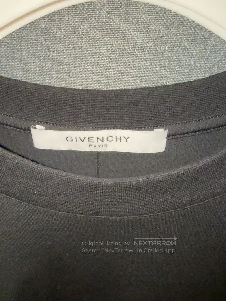 Givenchy Givenchy Sleeveless unique hole design, full of fashion se Size US L / EU 52-54 / 3 - 3 Thumbnail