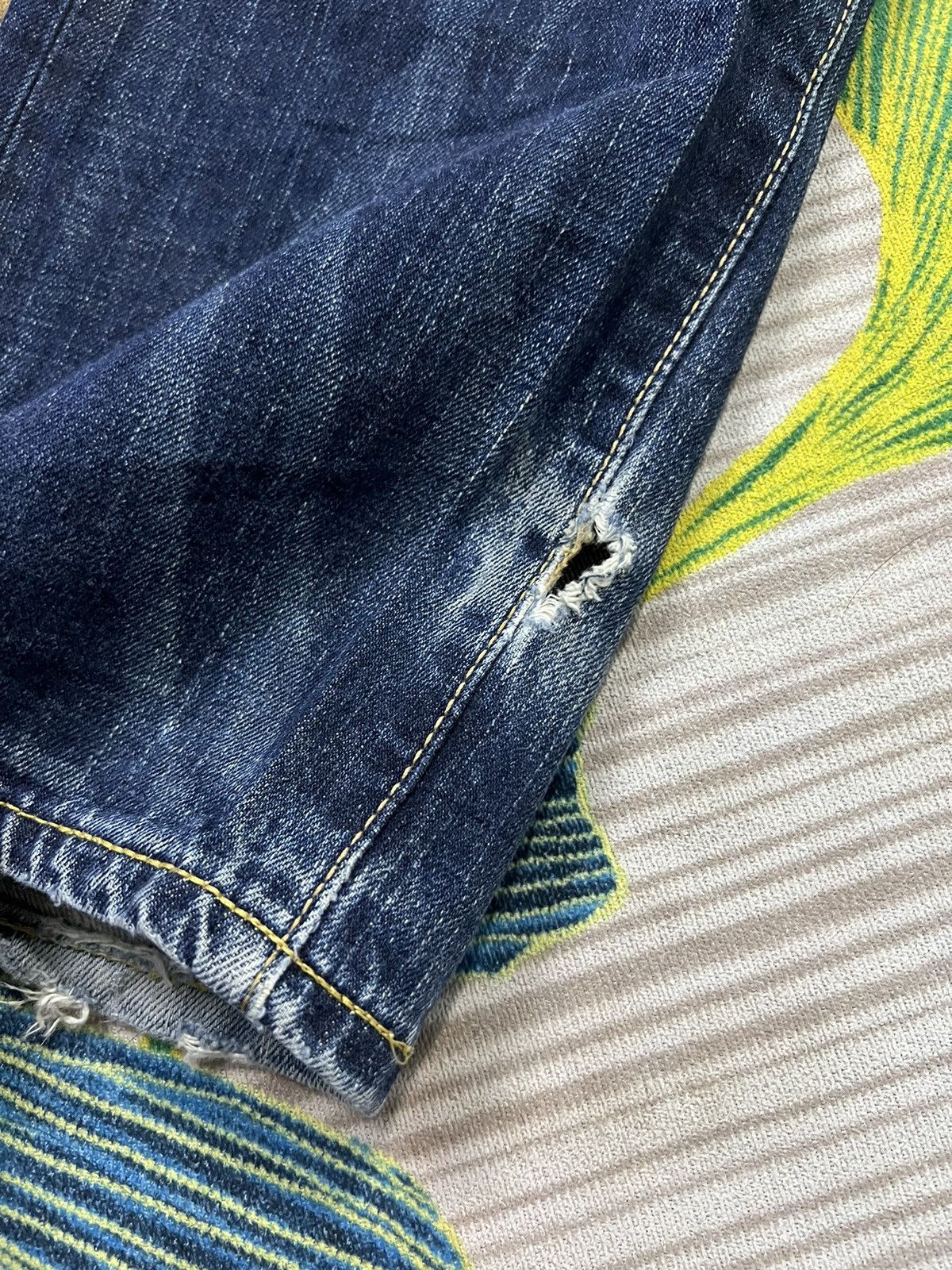 Edwin × Japanese Brand EDWIN 505zx SELVEDGE BUCKLE BACK DISTRESSED DENIM Size US 30 / EU 46 - 4 Thumbnail