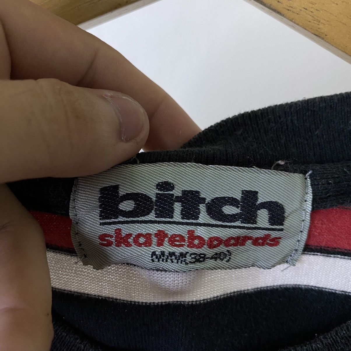 Vintage Vintage 2000s Bitch Skateboard Stripes Skater Tee Size US S / EU 44-46 / 1 - 3 Thumbnail