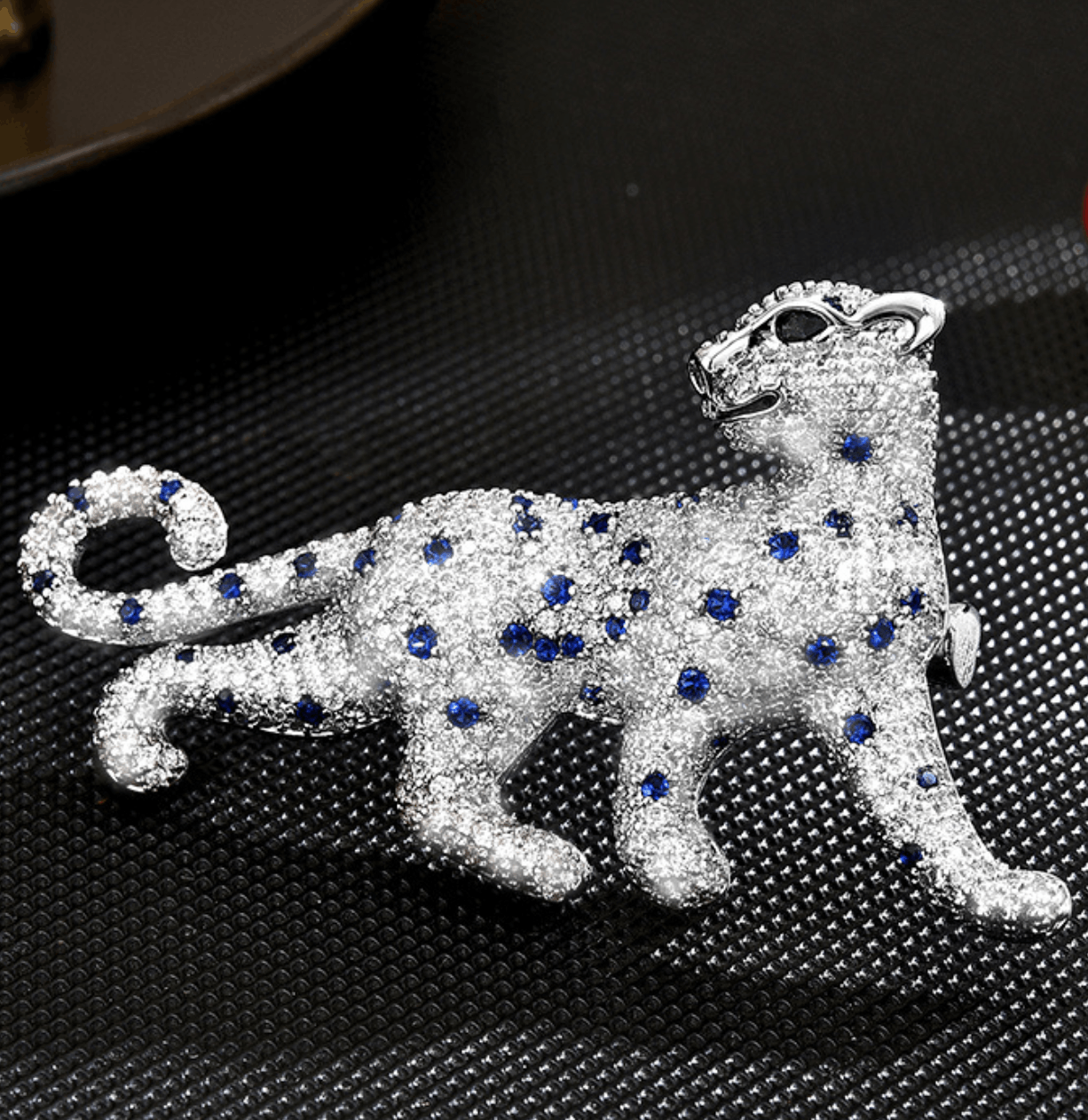Japanese Brand Crystal Leopard Animal Brooche Size ONE SIZE - 1 Thumbnail