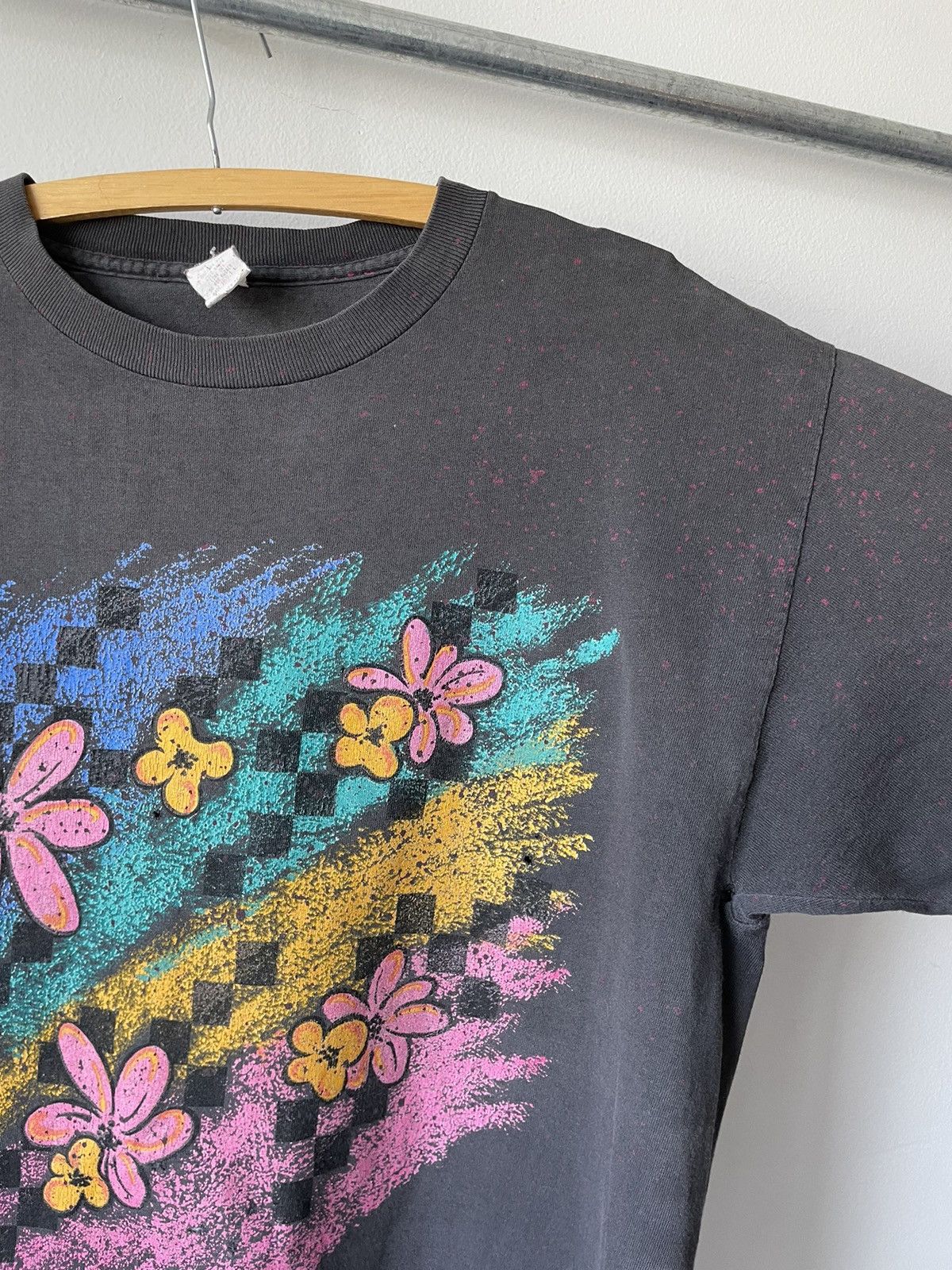 Vintage Vintage Faded 90s Pixel Flower Splattered tee Size US XL / EU 56 / 4 - 8 Thumbnail