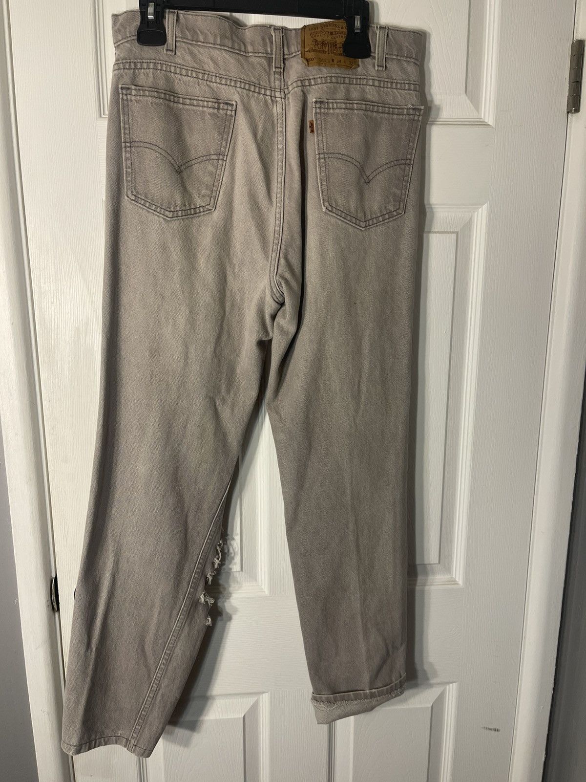 Levi's Levi’s 550 Distressed Jeans Beige W34 L32 Size US 34 / EU 50 - 2 Thumbnail