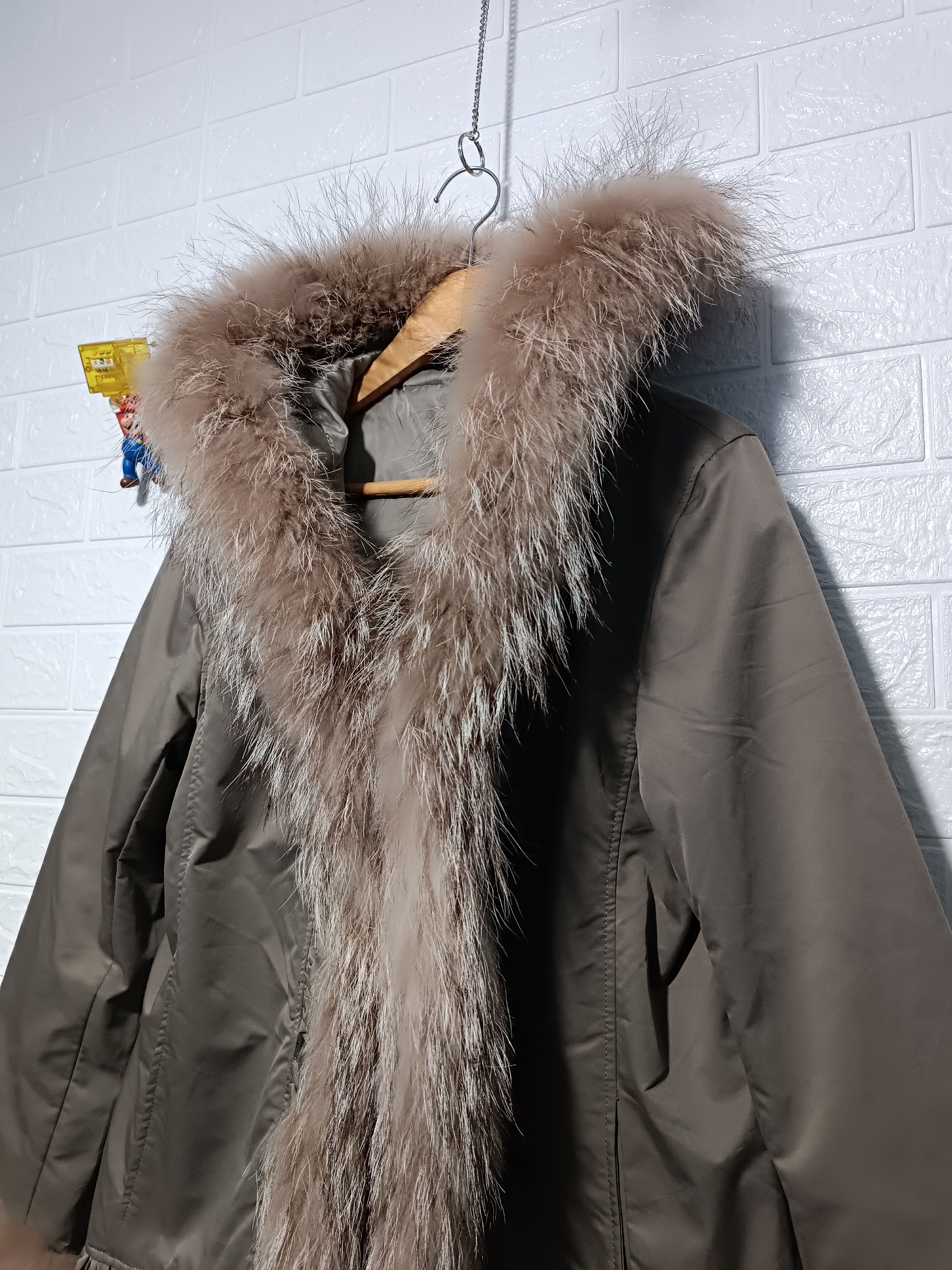 Japanese Brand Raccoon Fur Trim Parka Hoodie Down Jacket / Coat Size M / US 6-8 / IT 42-44 - 3 Thumbnail