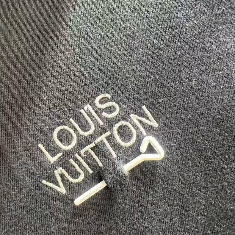 Louis Vuitton Louis Vuitton 23 New Pin Embroidered Logo Hooded Long Slee Size US XXL / EU 58 / 5 - 3 Thumbnail