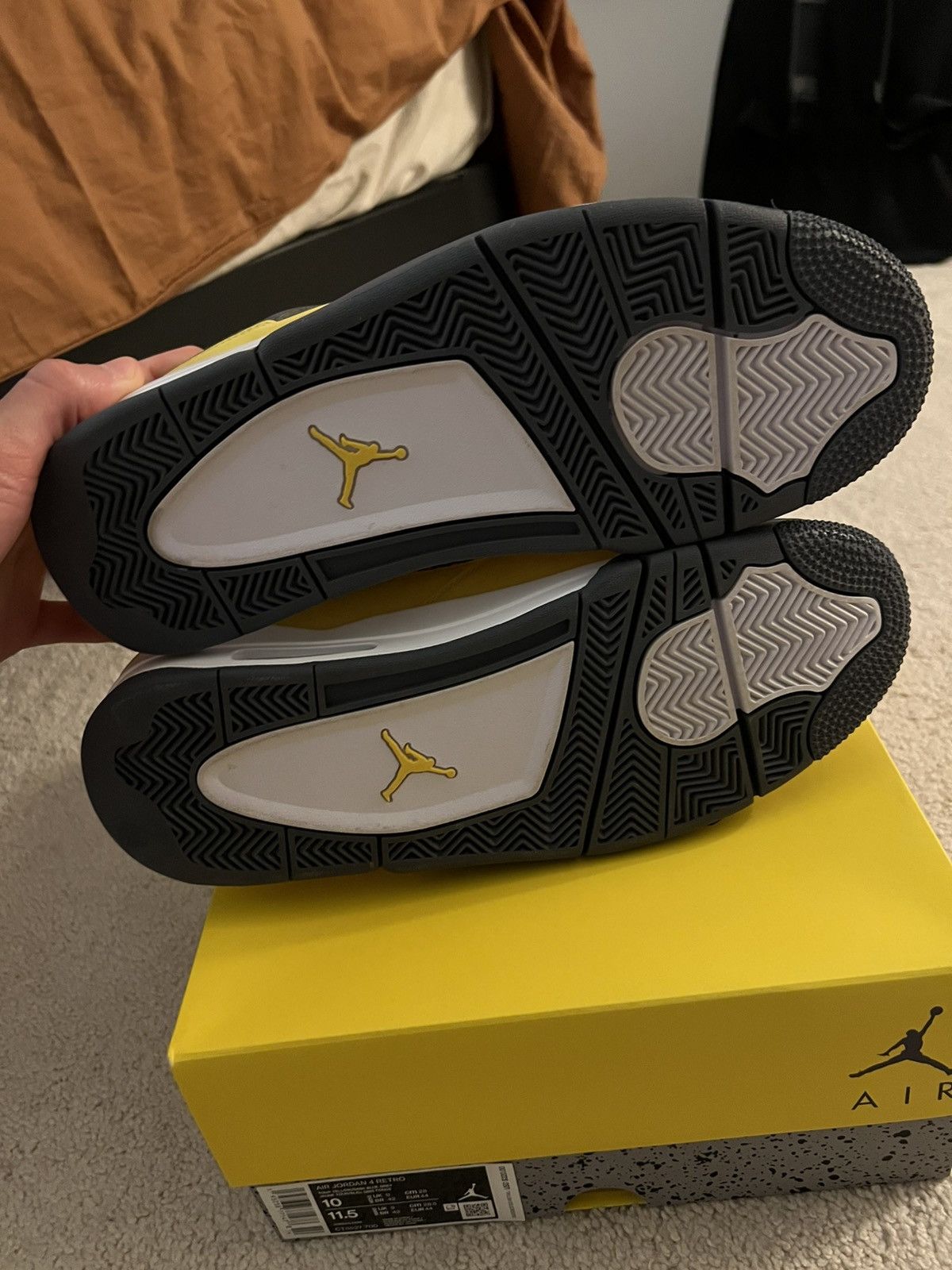 Nike Jordan 4 lightning 2021 Size US 10 / EU 43 - 5 Thumbnail