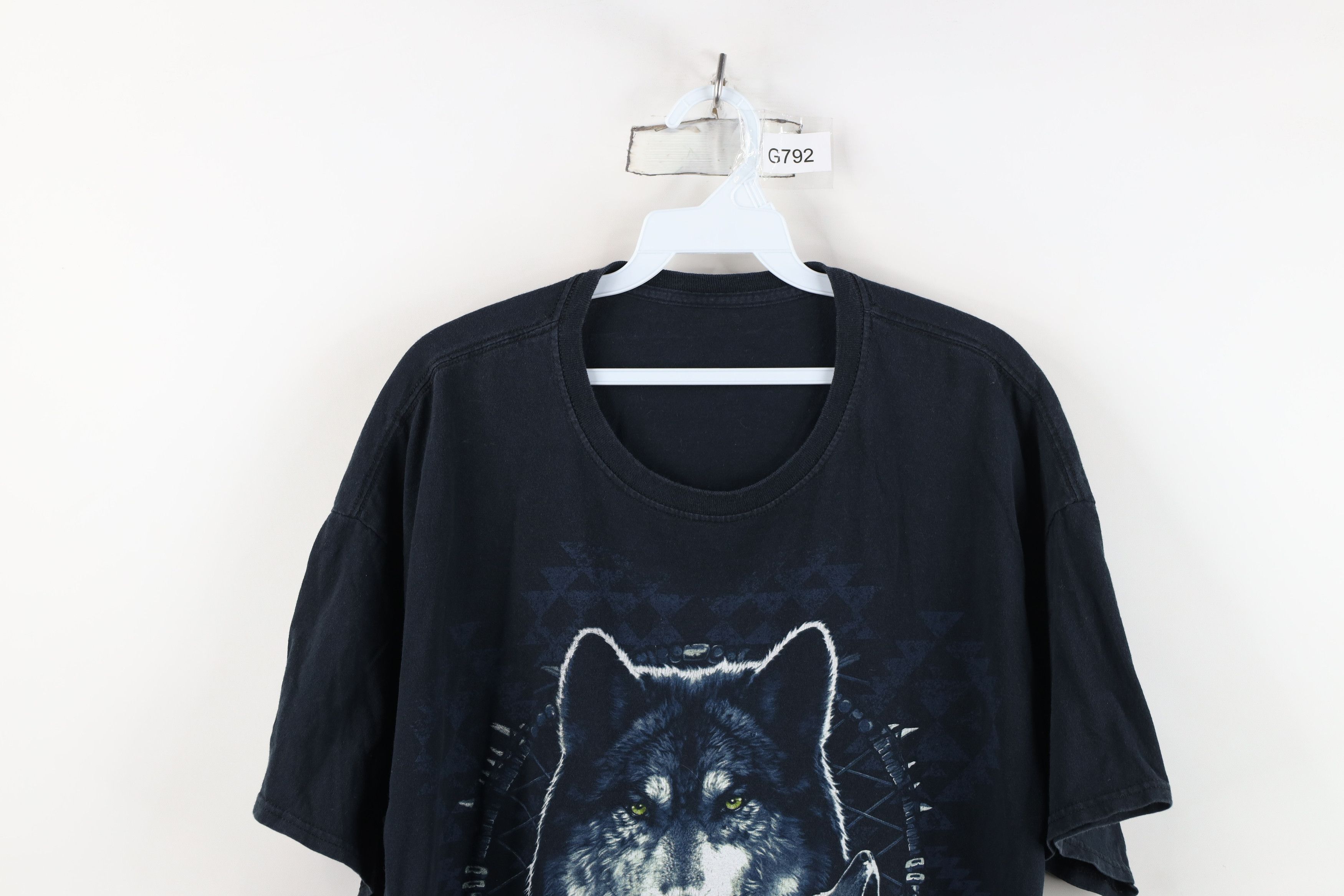 Vintage Vintage 90s Y2K Streetwear Wolf Southwestern T-Shirt Black Size US XL / EU 56 / 4 - 2 Thumbnail