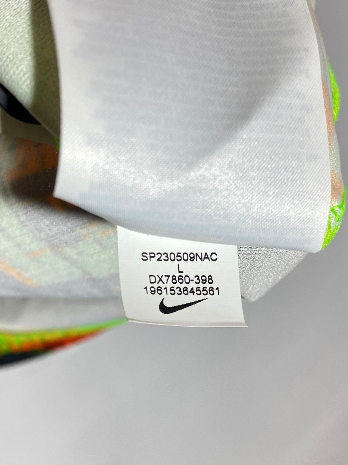 Nike Nike Just Do It All Over Print Green Orange Shirt Size US L / EU 52-54 / 3 - 11 Thumbnail