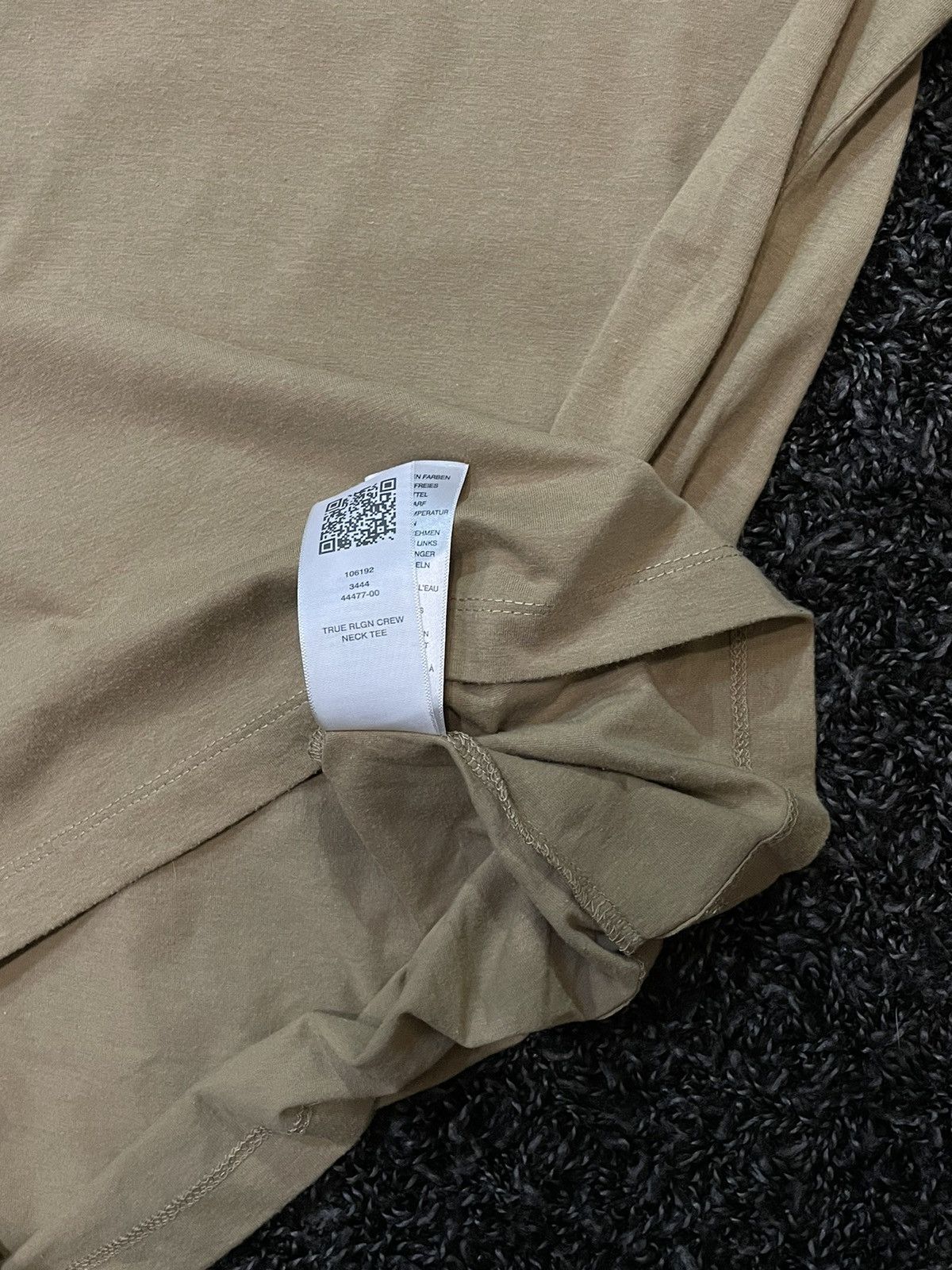 True Religion True Religion t shirt big printed tee Y2K beige big logo Size US L / EU 52-54 / 3 - 5 Thumbnail