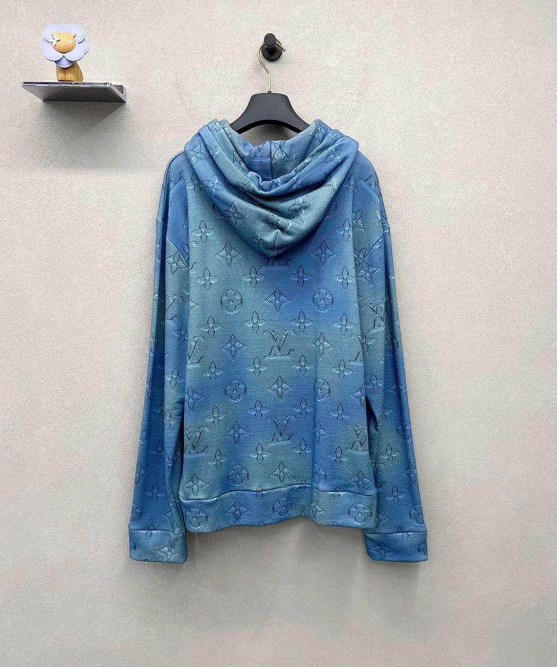 Louis Vuitton Louis Vuitton Blue gradient full-print logo sweatshirt Size US M / EU 48-50 / 2 - 2 Thumbnail