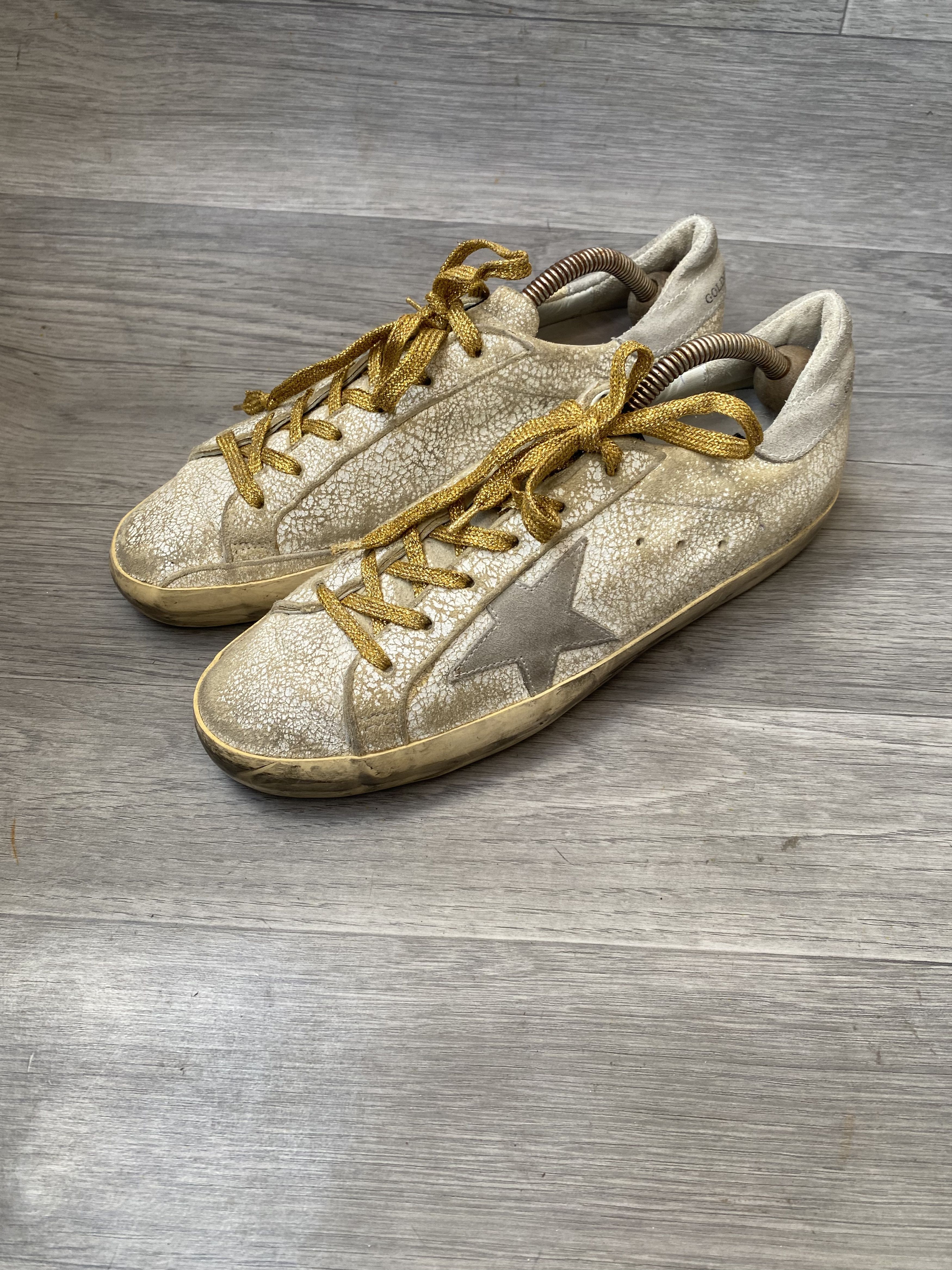 Golden Goose Golden goose cracked low top distressed sneakers sz 41 Size US 8 / EU 41 - 1 Thumbnail