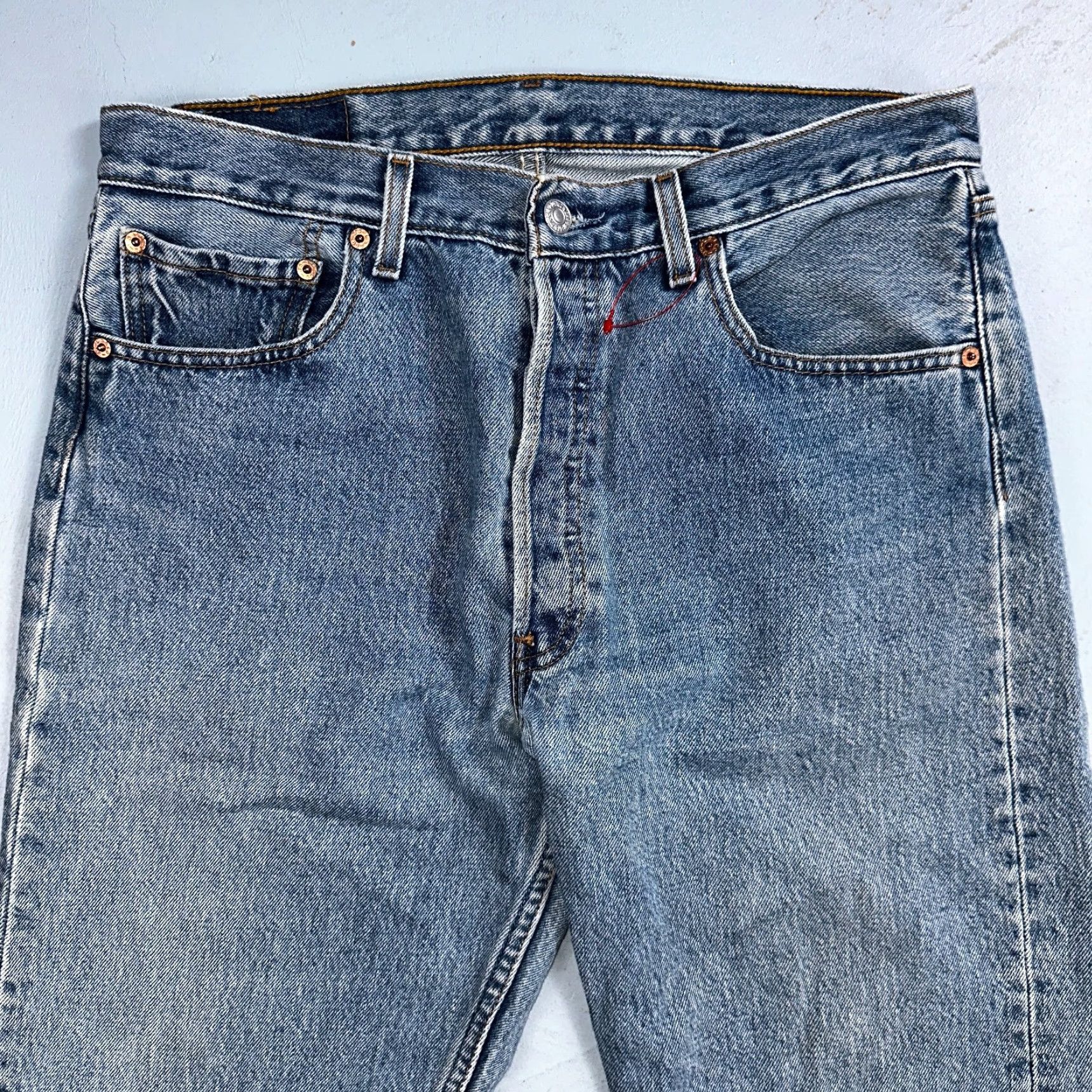 Levi's VINTAGE Levi's 501 Jeans Straight 90s USA Blue Light Wash 33x30 Mens Regular Size 501 Series US-Origin Adult Mens Jeans Size US 33 - 2 Thumbnail