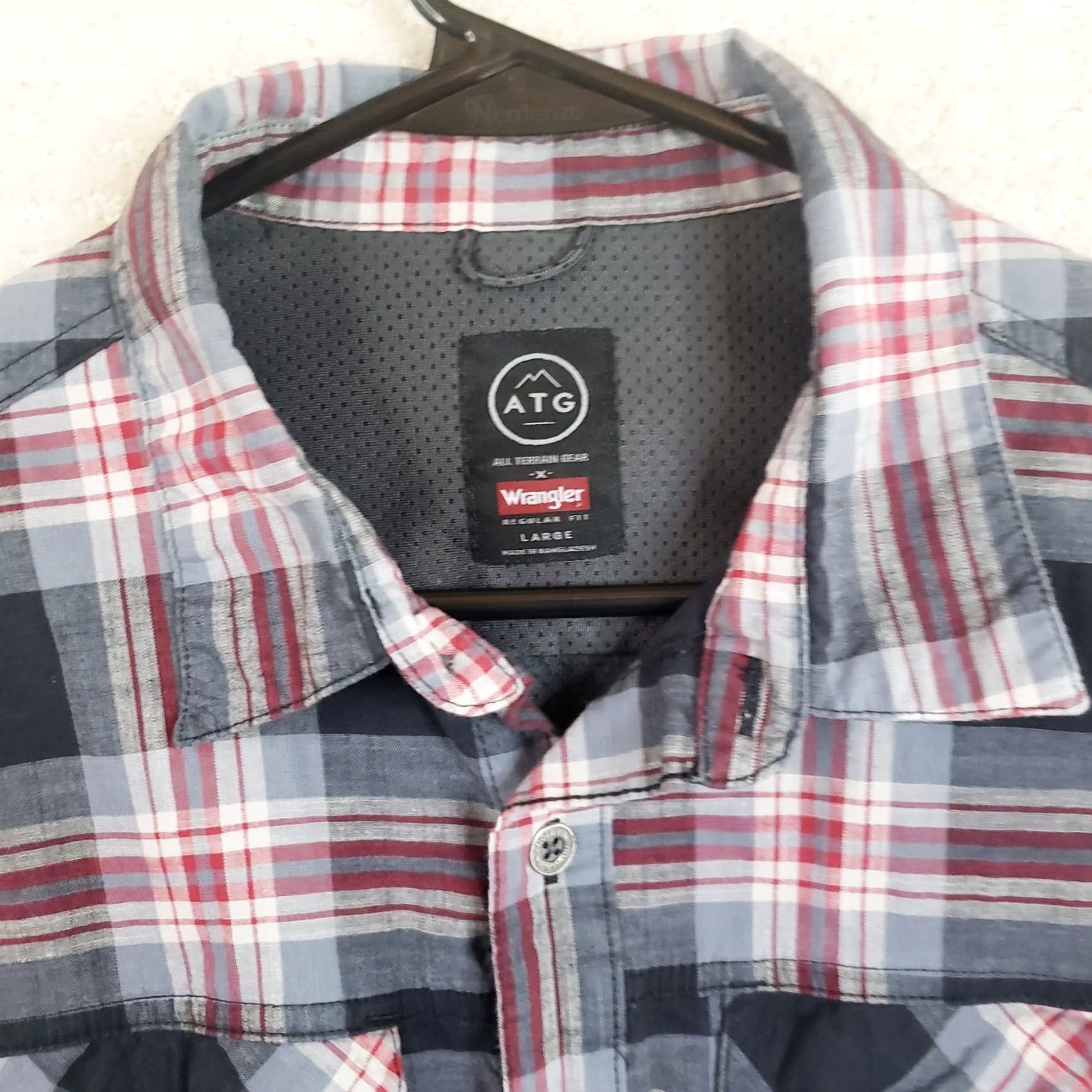 Wrangler VINTAGE Wrangler ATG Mens L Red Grey Button Up Long Sleeve Vented Shirt Plaid Slv Pocket Size US L / EU 52-54 / 3 - 7 Thumbnail