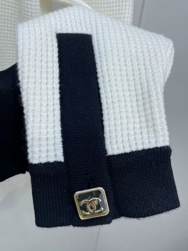 Chanel Chanel Black and White Polo Neck Knit Shirt Size S / US 4 / IT 40 - 4 Thumbnail
