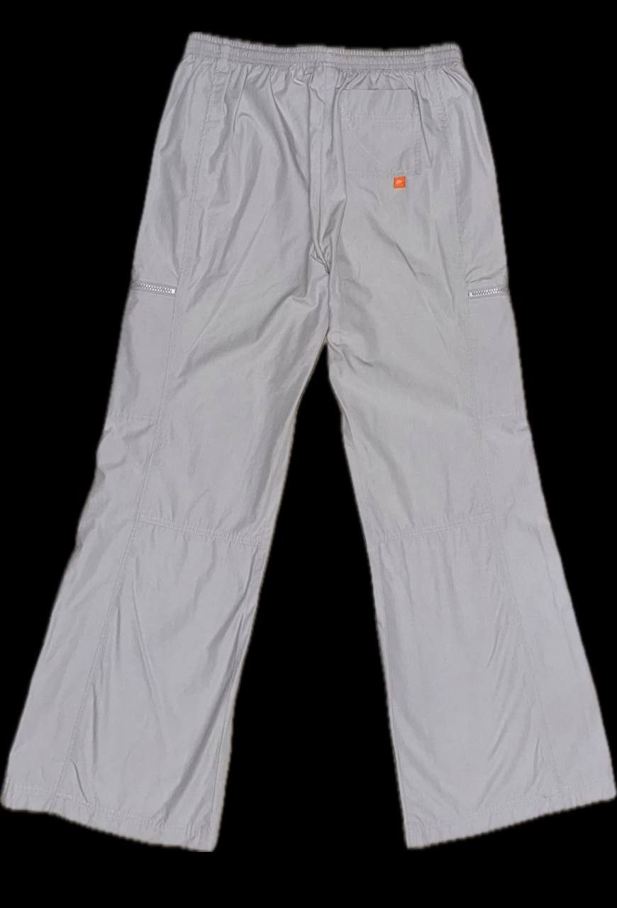 Nike × Vintage Nike Vintage Windbreaker Track Pants pockets logo zip Y2K Size 30" / US 8 / IT 44 - 2 Thumbnail