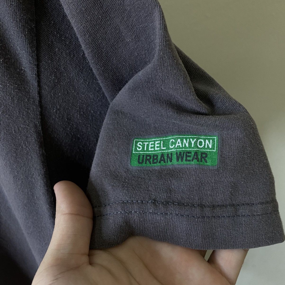 Vintage 1990s Steel Canyon Urban Wear T Shirt Rare Size US L / EU 52-54 / 3 - 3 Thumbnail