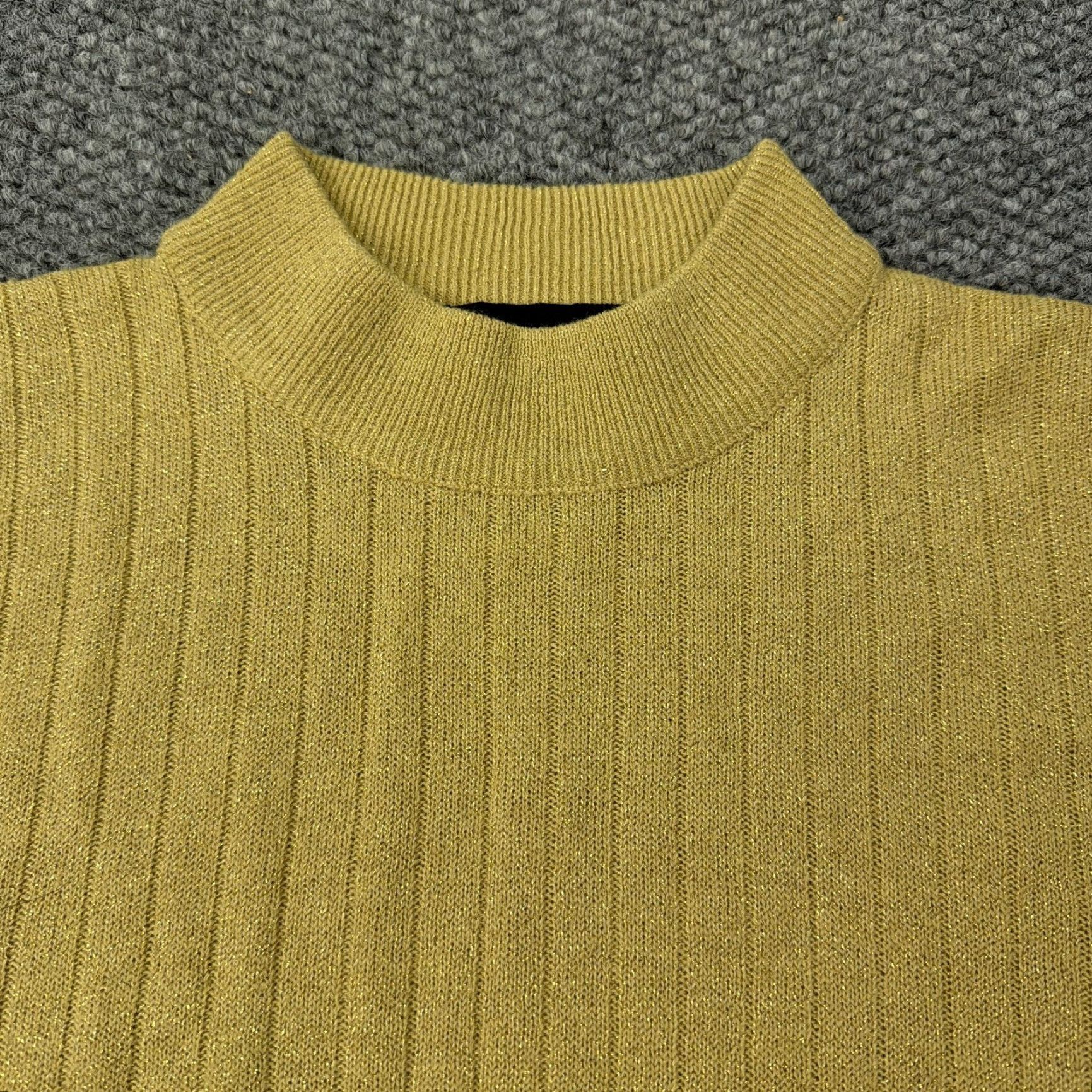 Vintage VINTAGE Sag Harbor Sweater Womens L Gold Mock Neck Short Sleeve Pullover Knit Solid Size L / US 10 / IT 46 - 2 Thumbnail