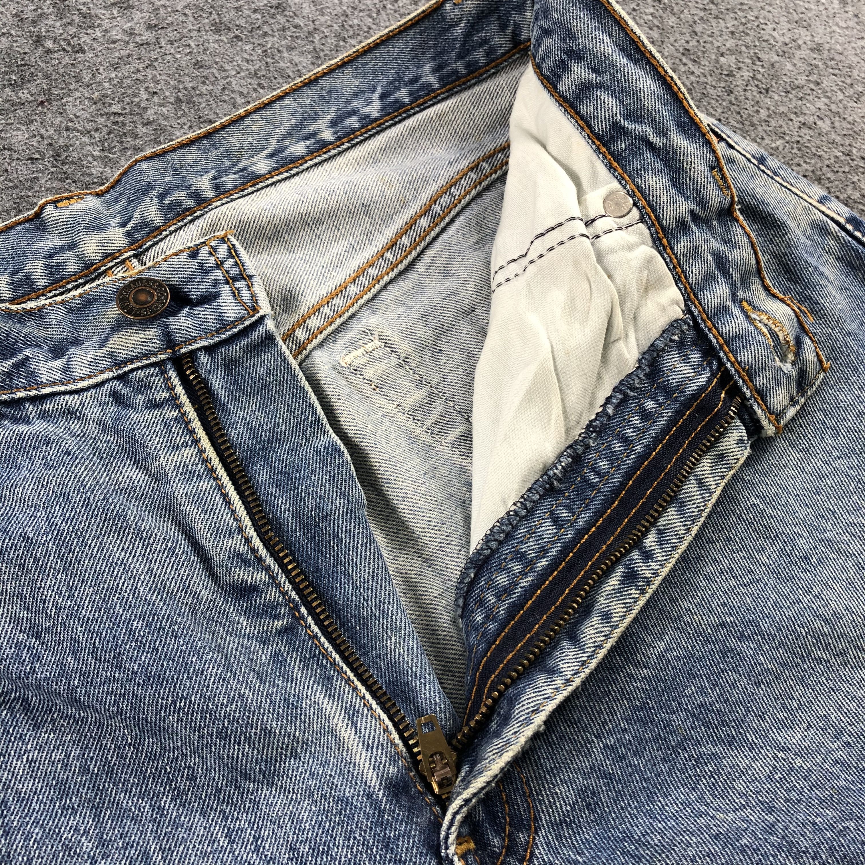 Levi's Vintage 90s Light Wash Levis Jeans-J1794 Size US 33 - 8 Thumbnail