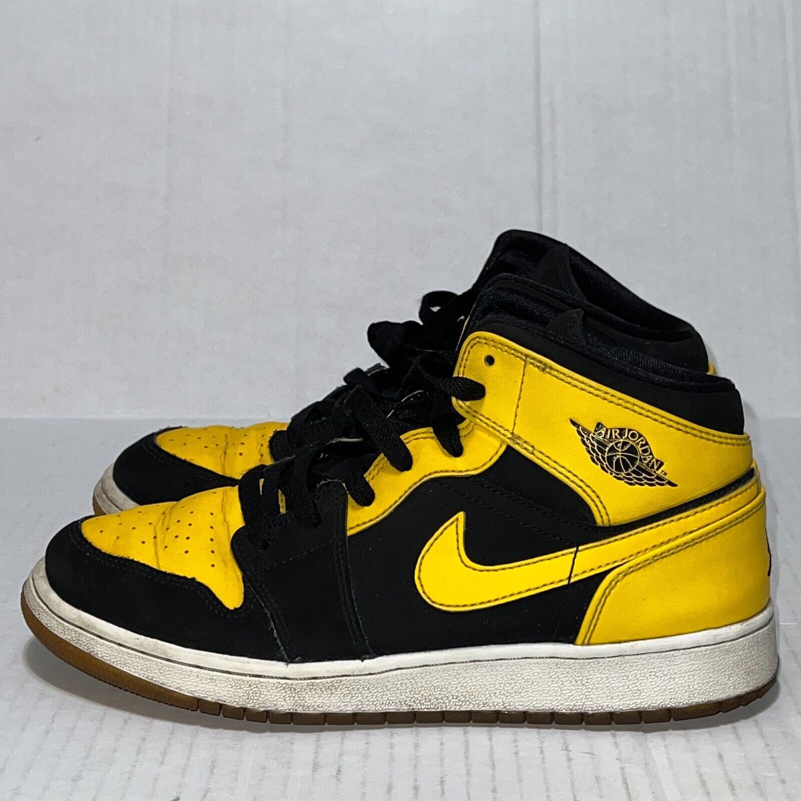 Nike NIKE 554725-035 Jordan 1 Retro Mid New Love 2017 GS Kid 6.5Y Size US 6.5 / EU 39-40 - 8 Thumbnail