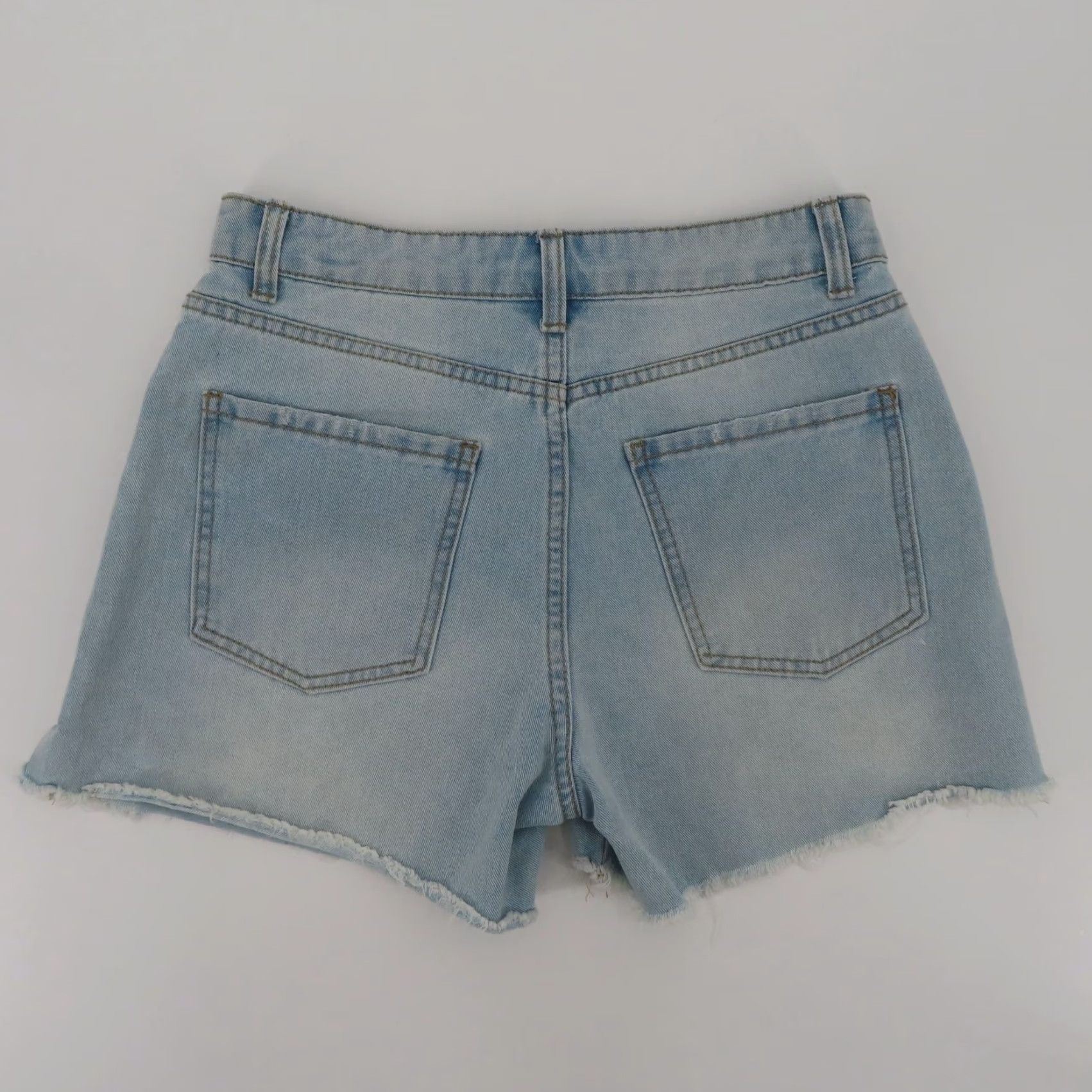 Vintage No Boundaries Juniors Shorts High Rise Destructed Midi 7 Light Blue Denim Jeans NEW Size 28" / US 6 / IT 42 - 7 Thumbnail