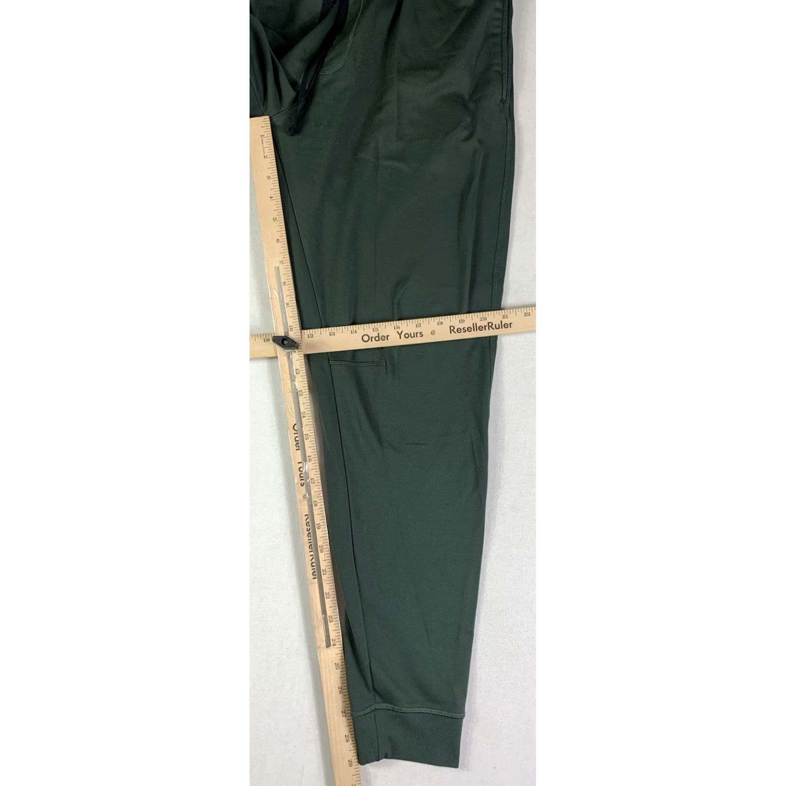 Under Armour VINTAGE? Under Armour Pants Mens M Green Sportstyle Jogger Tapered ColdGear Loose 1272412 Size US 31 - 3 Thumbnail