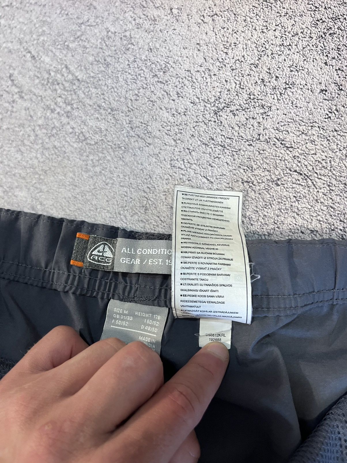 Nike ACG NIKE ACG Mens Pants Vintage Cargo Polyester Made In India Size US 32 / EU 48 - 7 Thumbnail