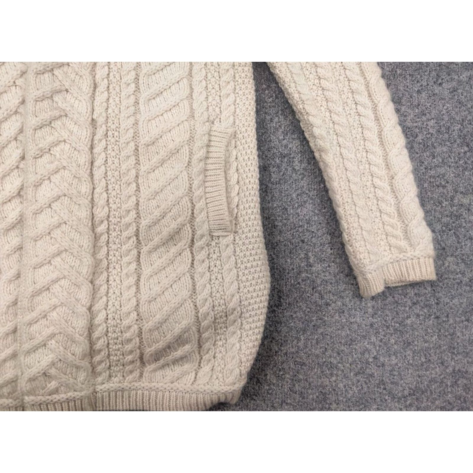 Vintage VINTAGE Aran Crafts Cardigan Ireland Merino Wool Cable Knit Beige Women L Sweater KnIt 90s Casual Knitwear Regular Size L / US 10 / IT 46 - 7 Thumbnail