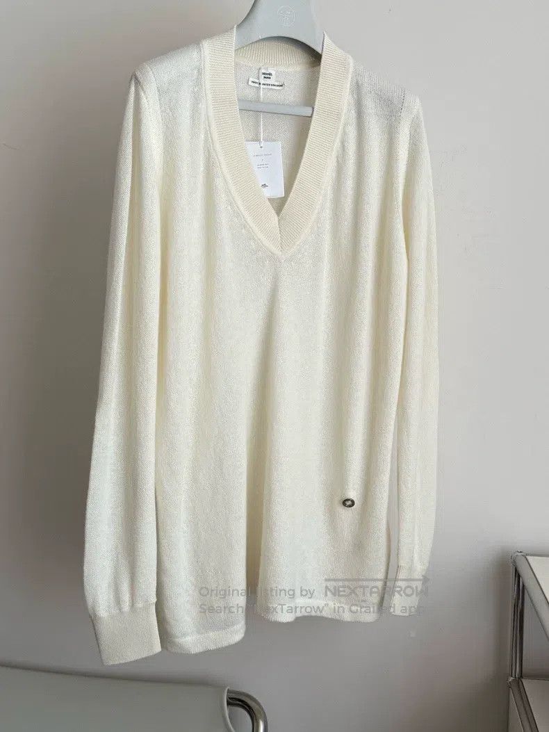 Hermes Hermes V-neck 100% cashmere women's knit sweater Size XXS / US 00 / IT 34 - 3 Thumbnail