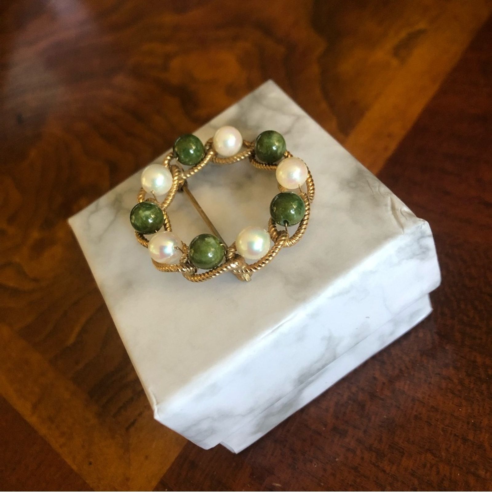 Vintage Vintage simulated jade and pearl gold wreath brooch pin Size ONE SIZE - 3 Thumbnail