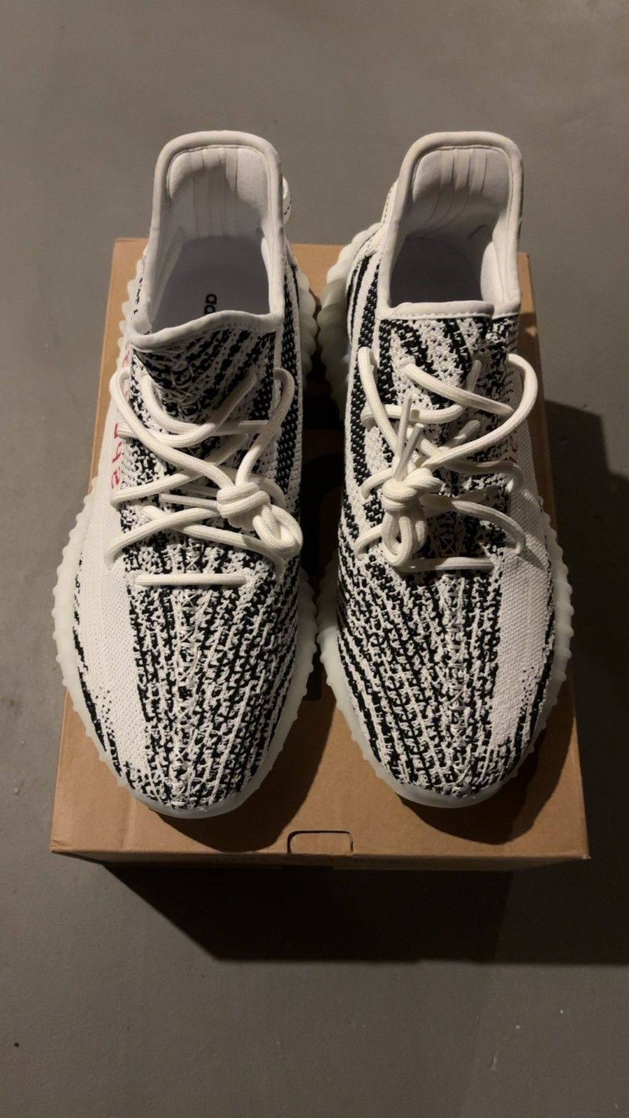 yeezy 350 zebra size 10