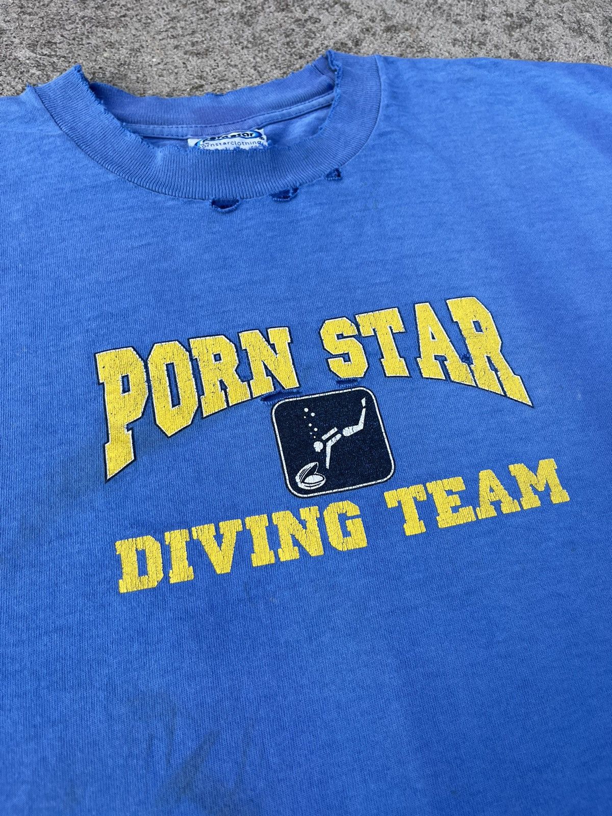 Vintage Rare Vintage 90’s Porn Star “Diving Team” Thrashed T-Shirt Size US XL / EU 56 / 4 - 5 Thumbnail