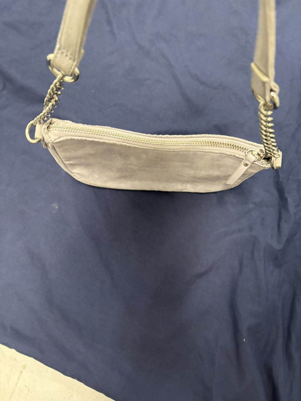 Other Soft Blue Crescent ShoulderBag Chain Strap Zip Lined Gold Size ONE SIZE - 3 Thumbnail