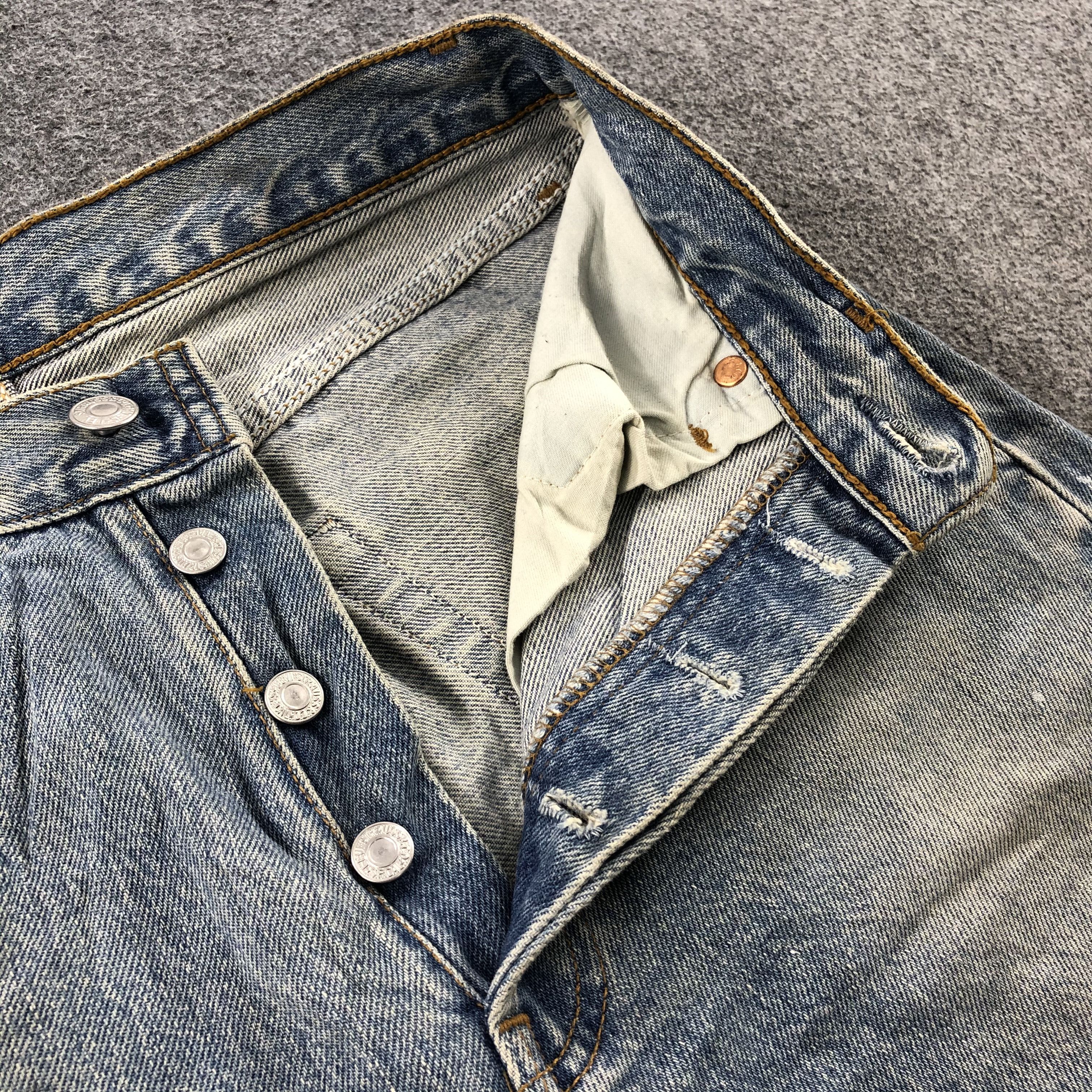 Levi's 90s Vintage Light Wash Levis 501 Jeans-JM2030 Size US 28 / EU 44 - 7 Thumbnail
