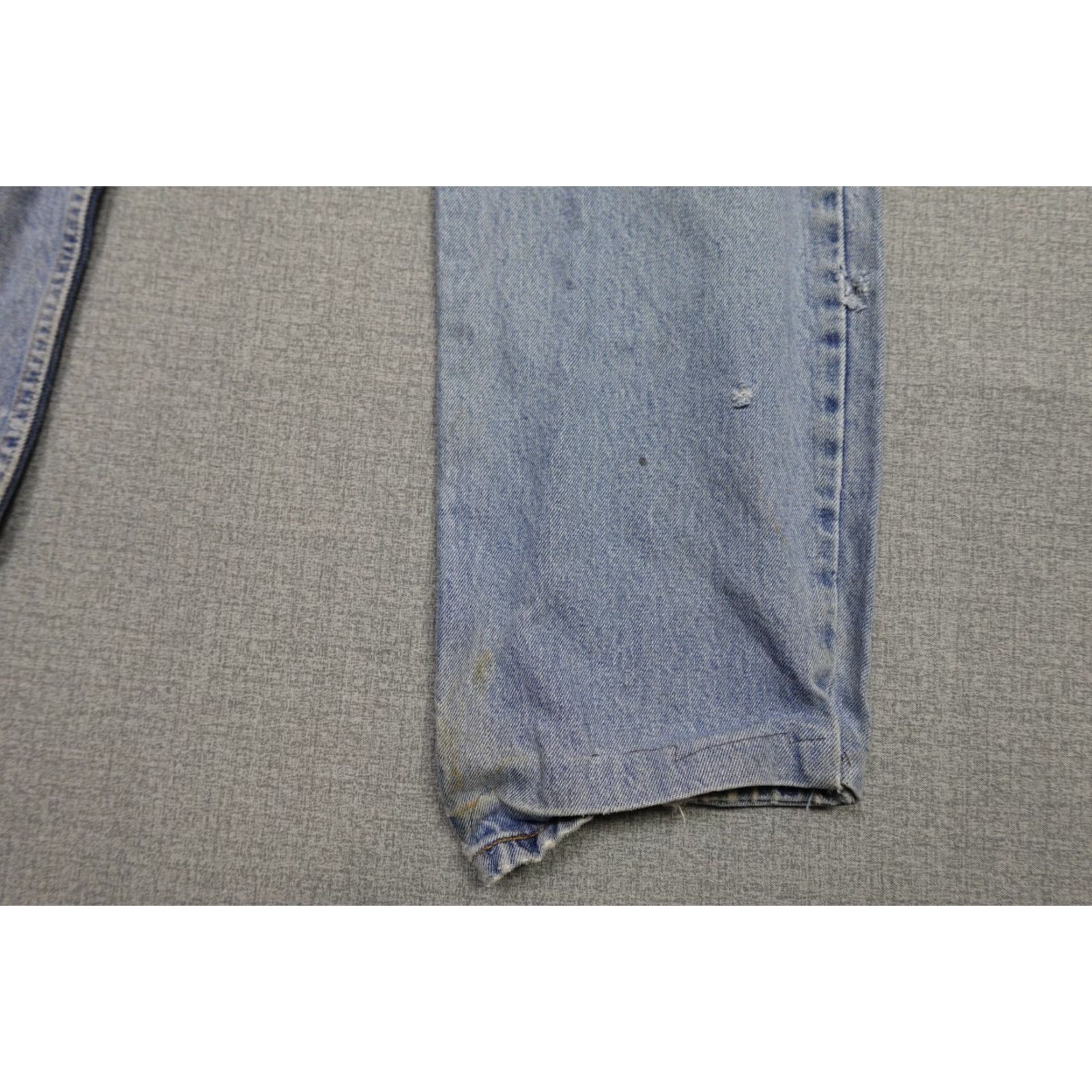 Levi's VINTAGE Levi's 550 Jeans Men 36x34 Blue Relaxed Fit Light Wash 90s Grunge Mens Size US 36 / EU 52 - 6 Thumbnail