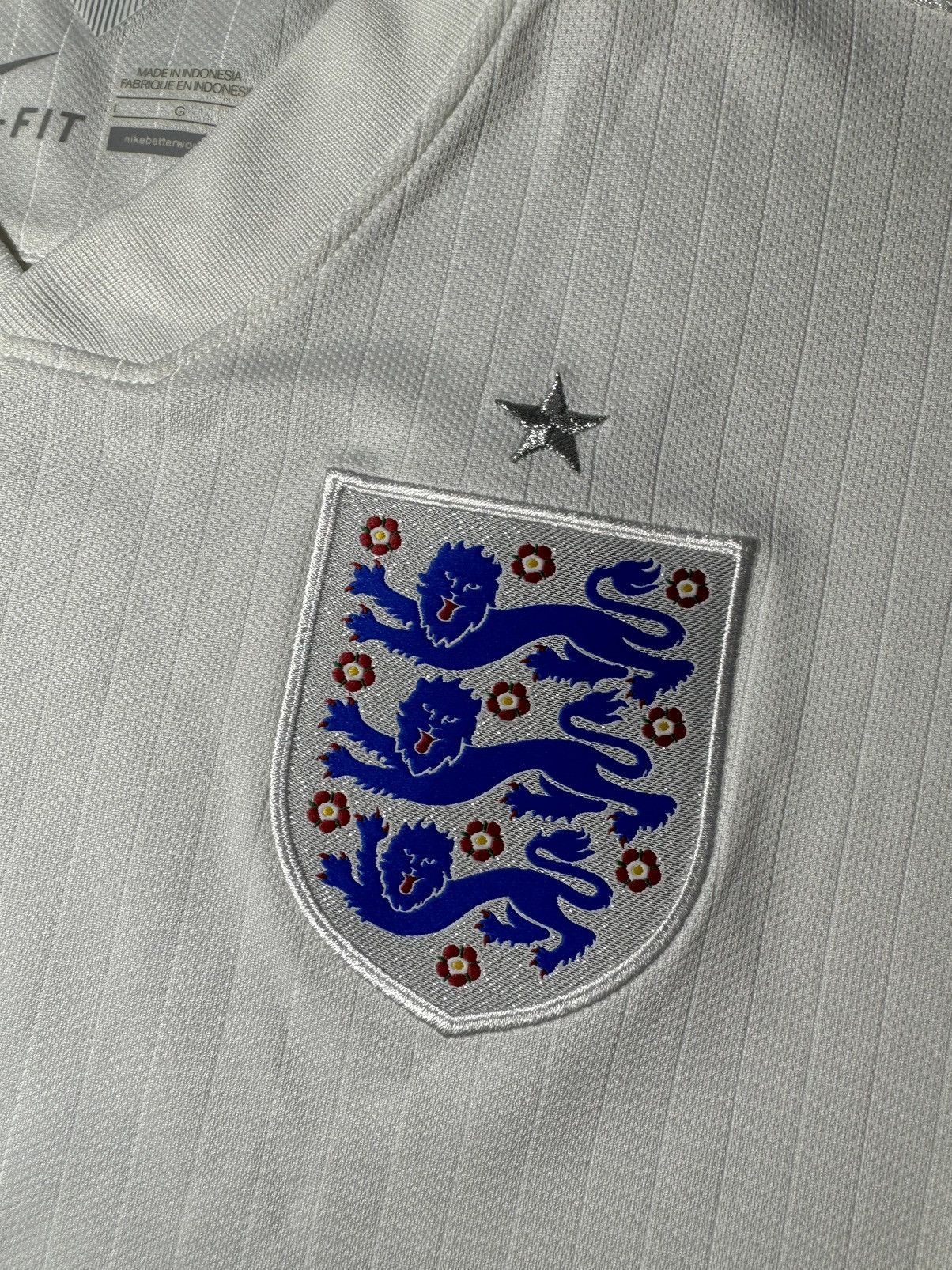 Nike × Vintage England 2014/15 Gerrard 4 Home Nike Football Jersey T-Shirt Size US L / EU 52-54 / 3 - 9 Thumbnail