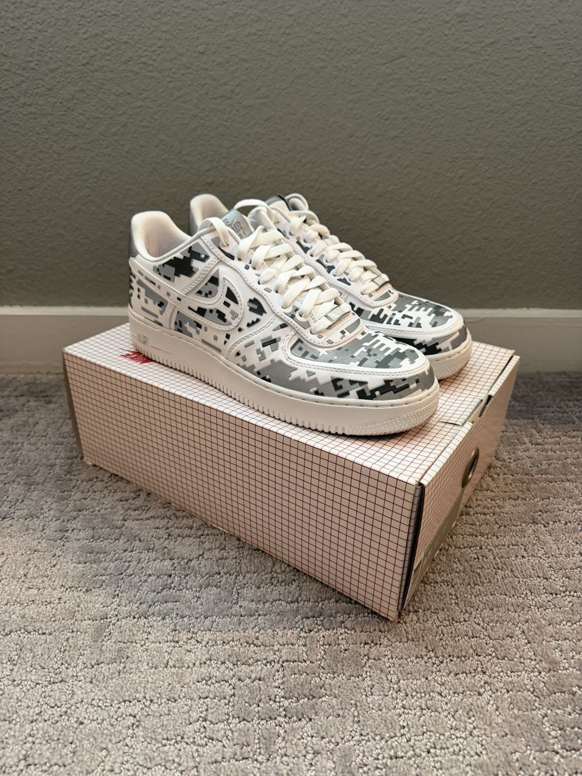 Nike 2008 Nike AF1 Low Digi Camo Size US 9.5 / EU 42-43 - 1 Thumbnail