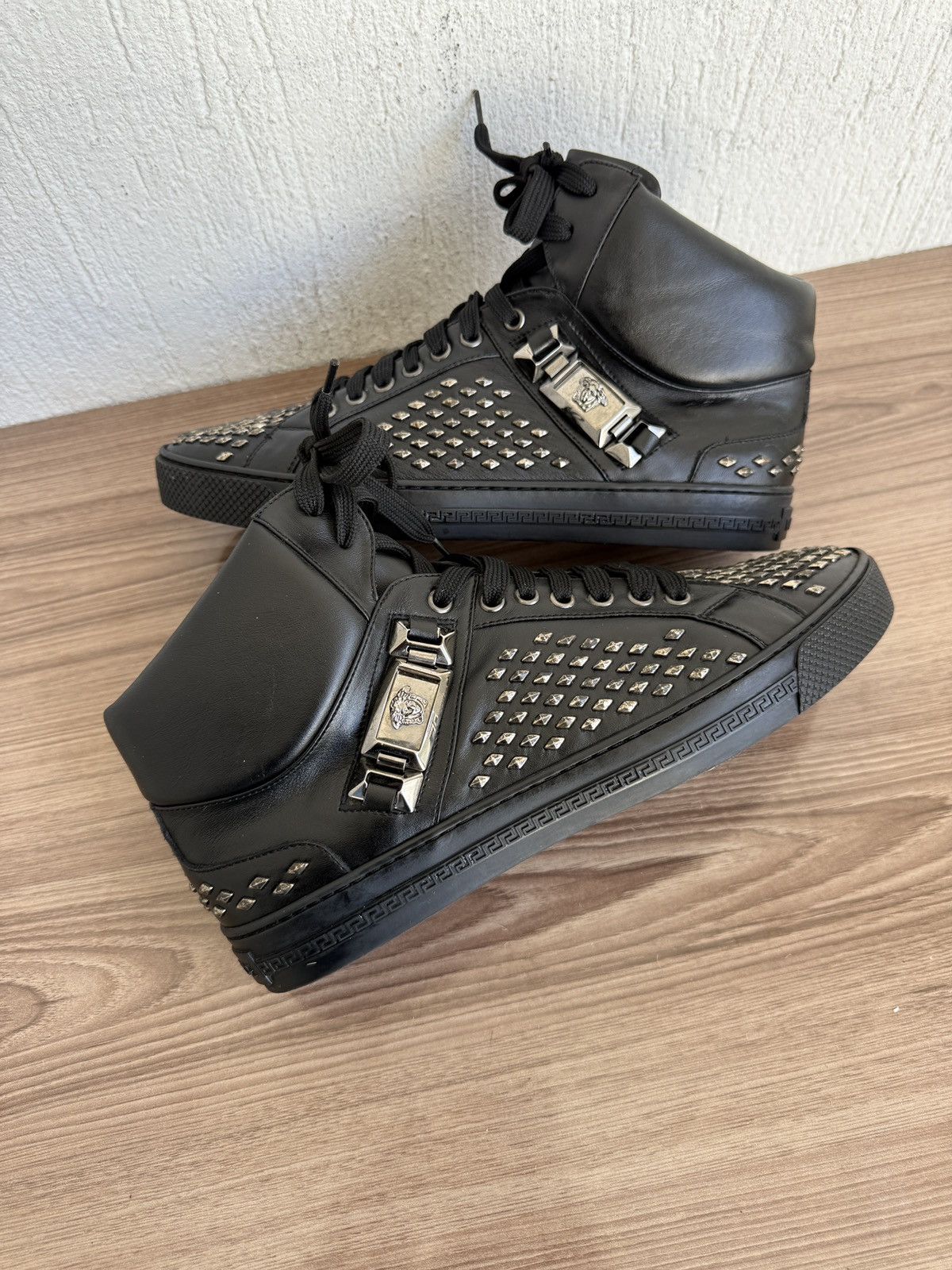 Versace Studded medusa trainers🔥🔥like tyson,🕷️ Size US 7.5 / EU 40-41 - 21 Thumbnail